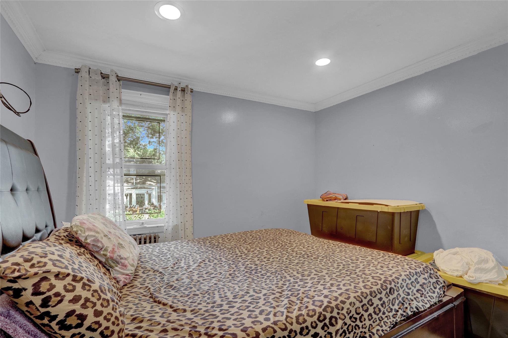 Single Family California  Nassau County, NY 11520, MLS-847893-16