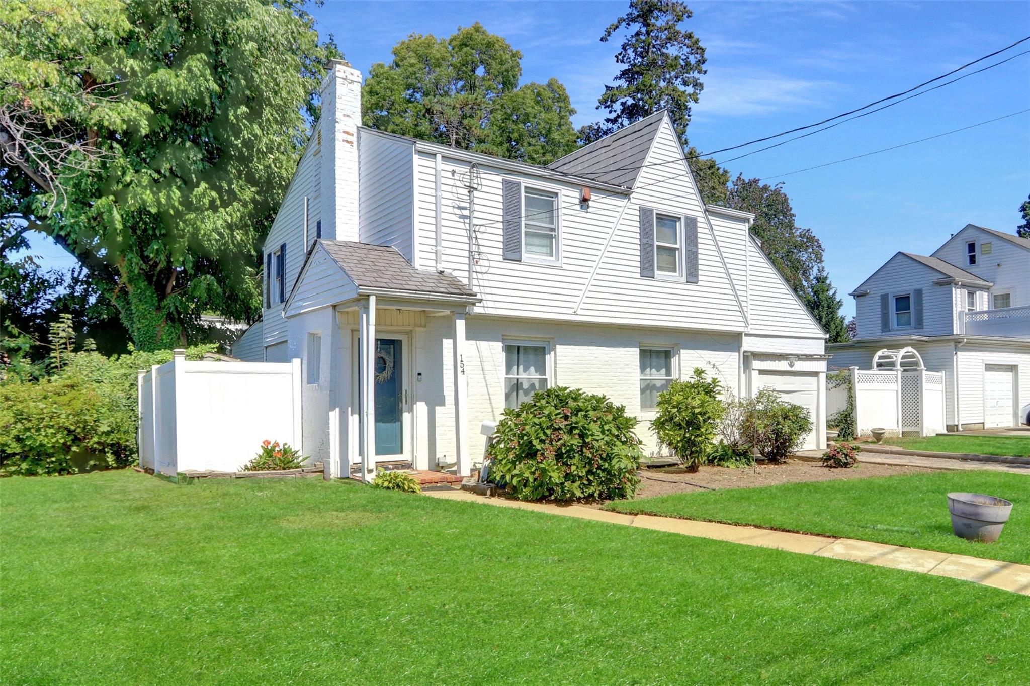 Single Family California  Nassau County, NY 11520, MLS-847893-2