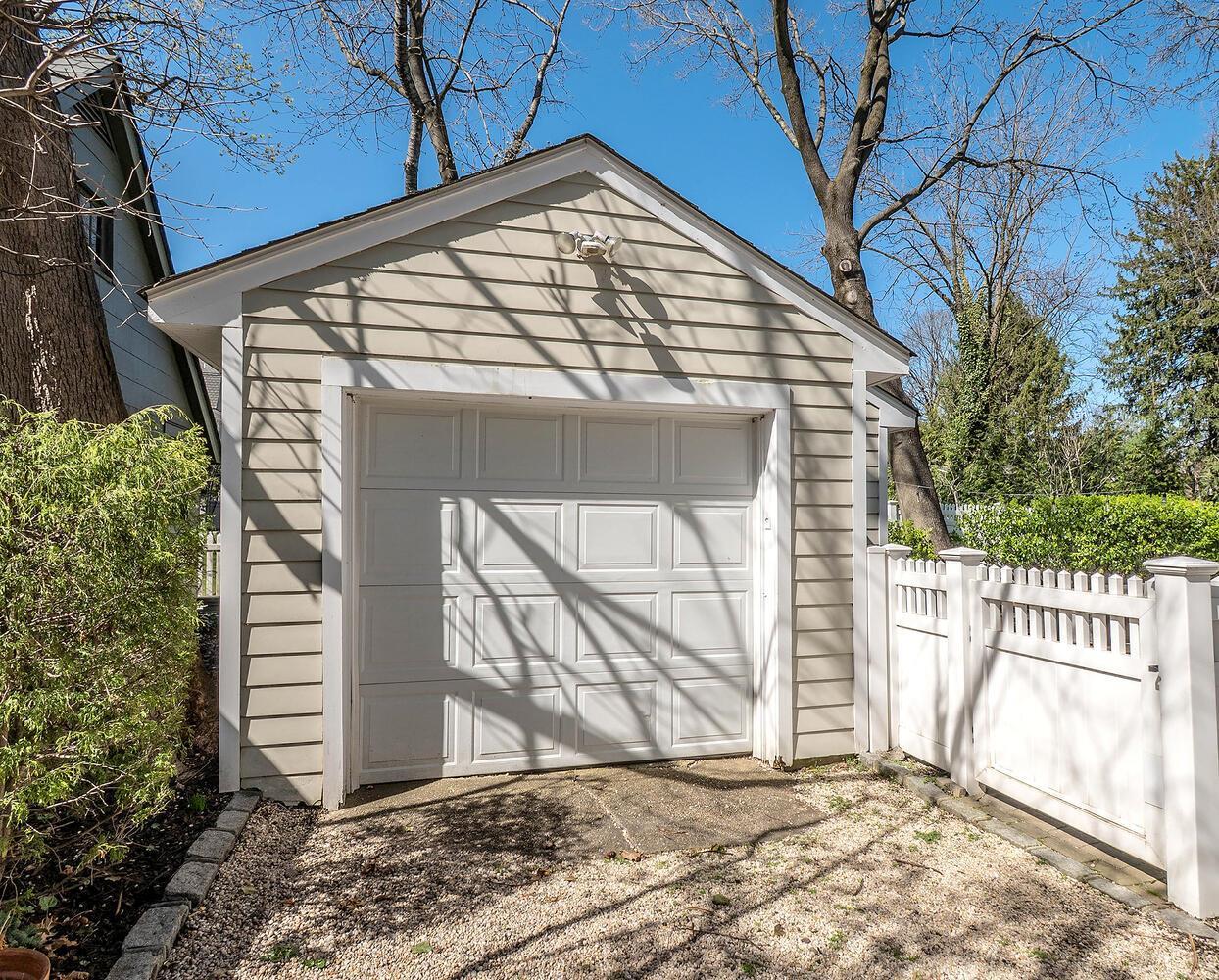 Single Family Glen  Nassau County, NY 11579, MLS-847916-37