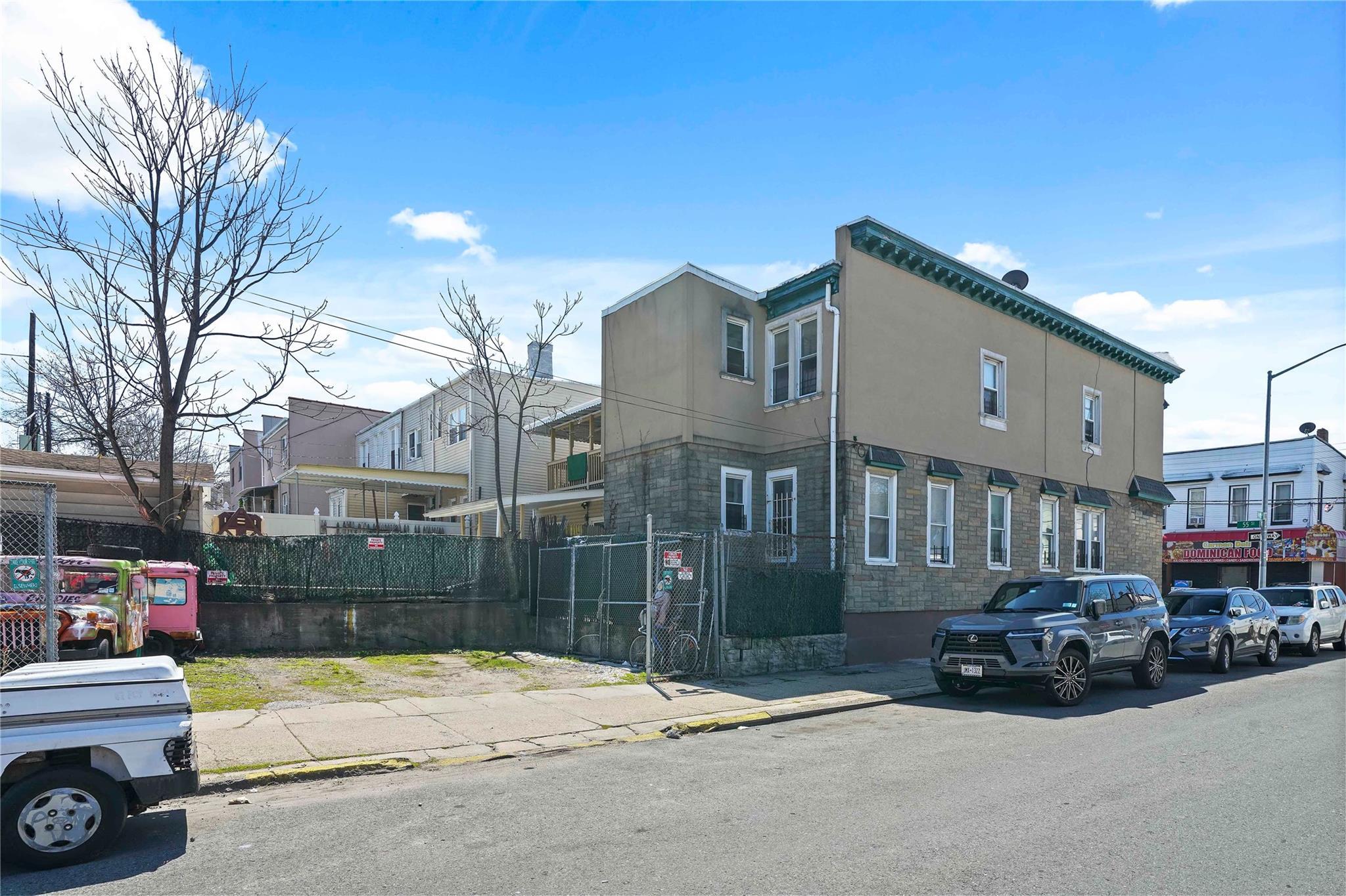 Single Family 55th  Queens, NY 11378, MLS-847961-31