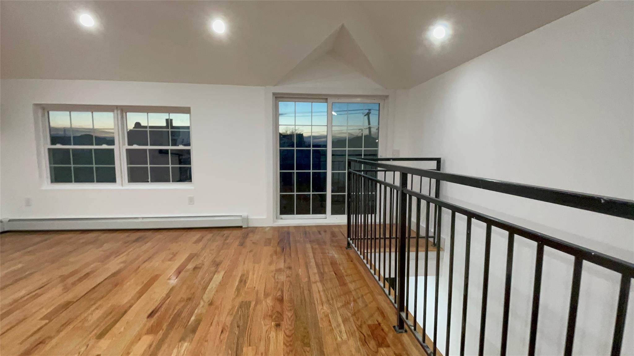 Apartment Hillmeyer  Queens, NY 11692, MLS-847969-3