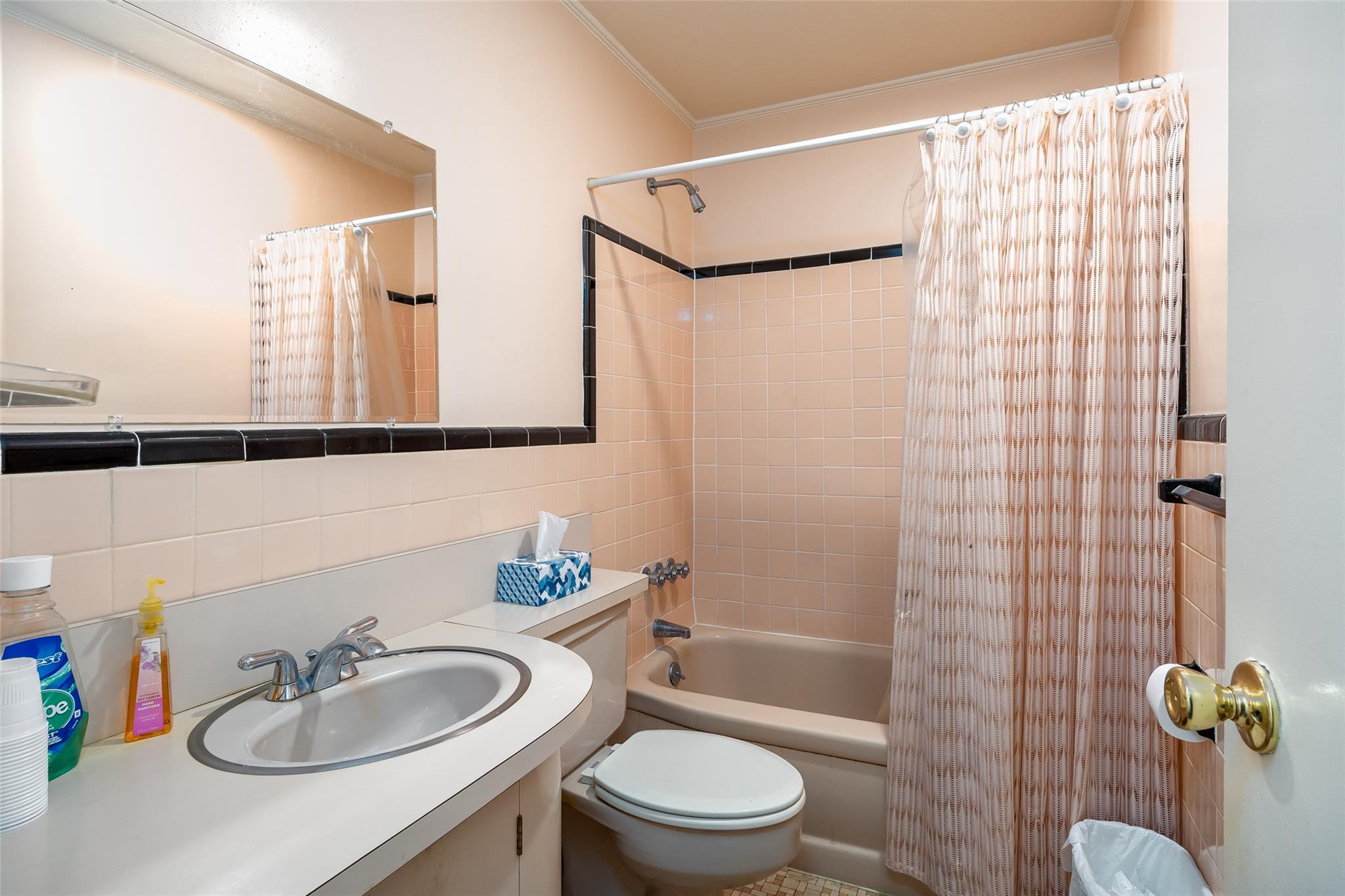 Single Family Hawthorne  Nassau County, NY 11732, MLS-848011-32