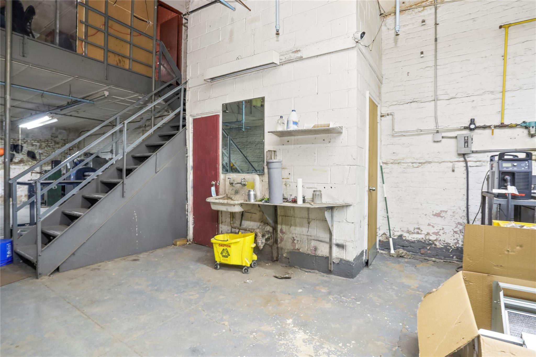 Commercial Lease Washington  Bronx, NY 10456, MLS-848023-4