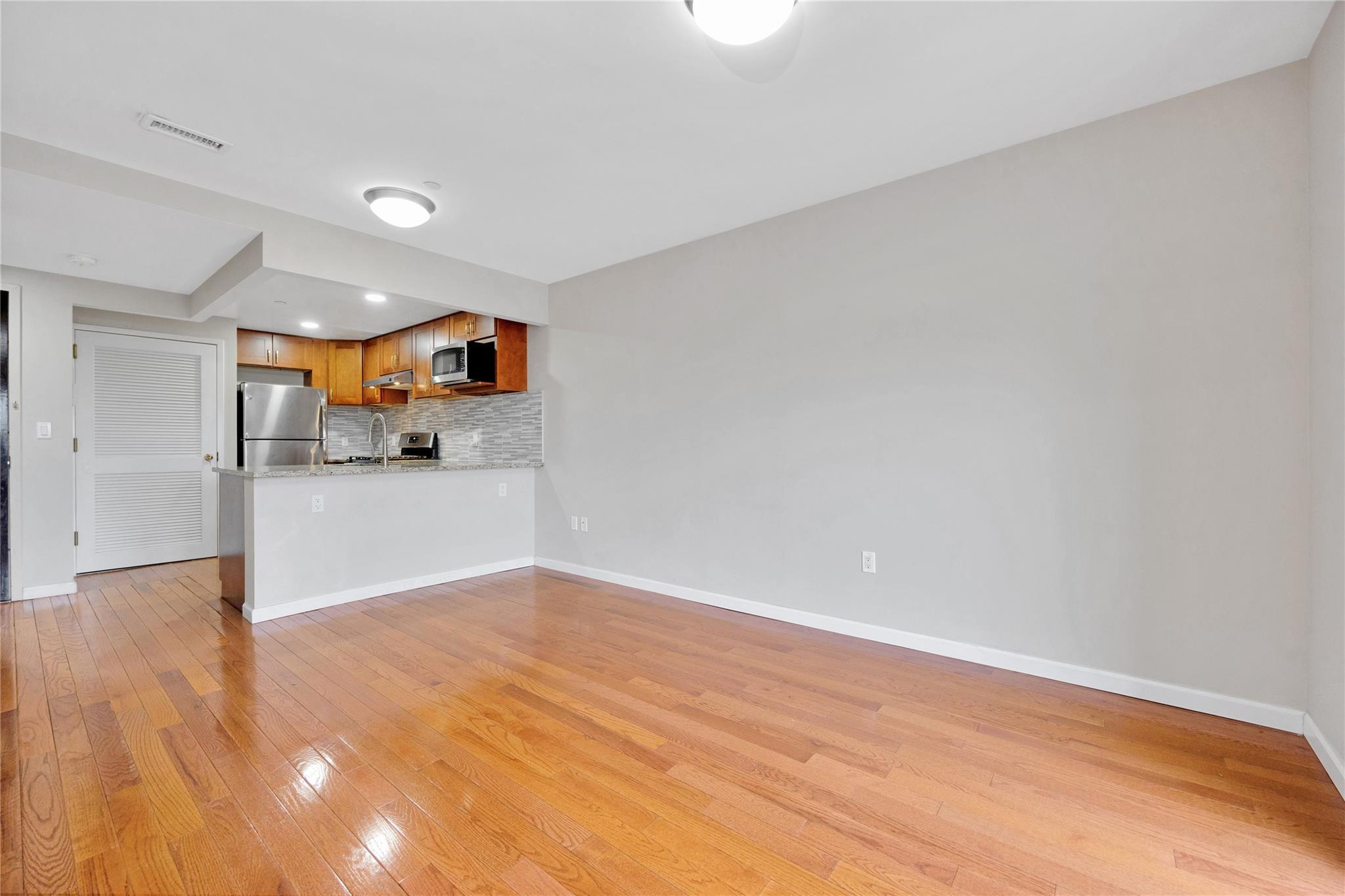 Apartment Jamaica  Queens, NY 11432, MLS-848024-2