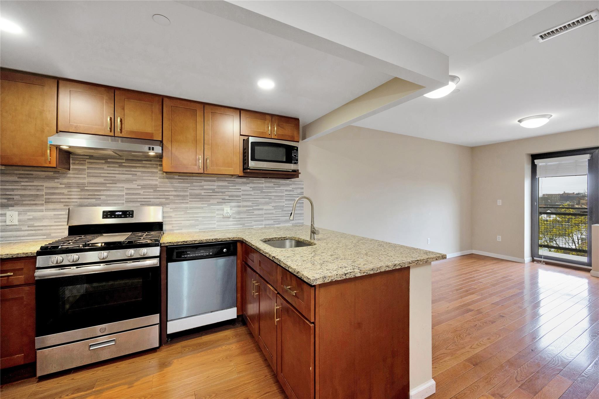 Apartment Jamaica  Queens, NY 11432, MLS-848024-3