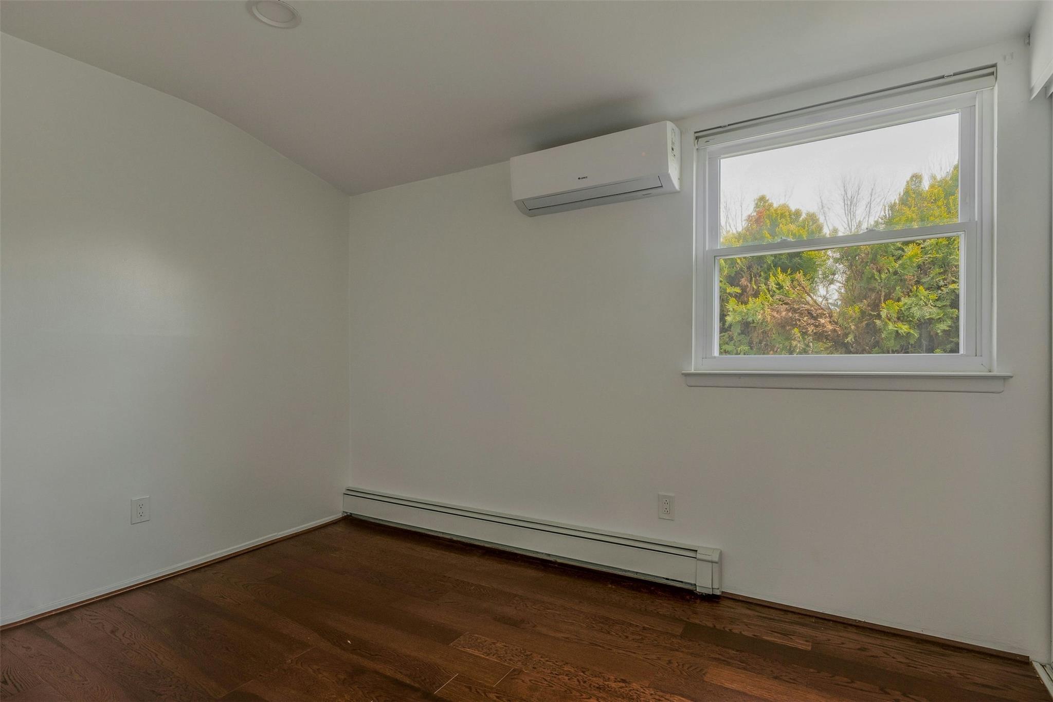 Single Family College  Suffolk County, NY 11790, MLS-848032-25