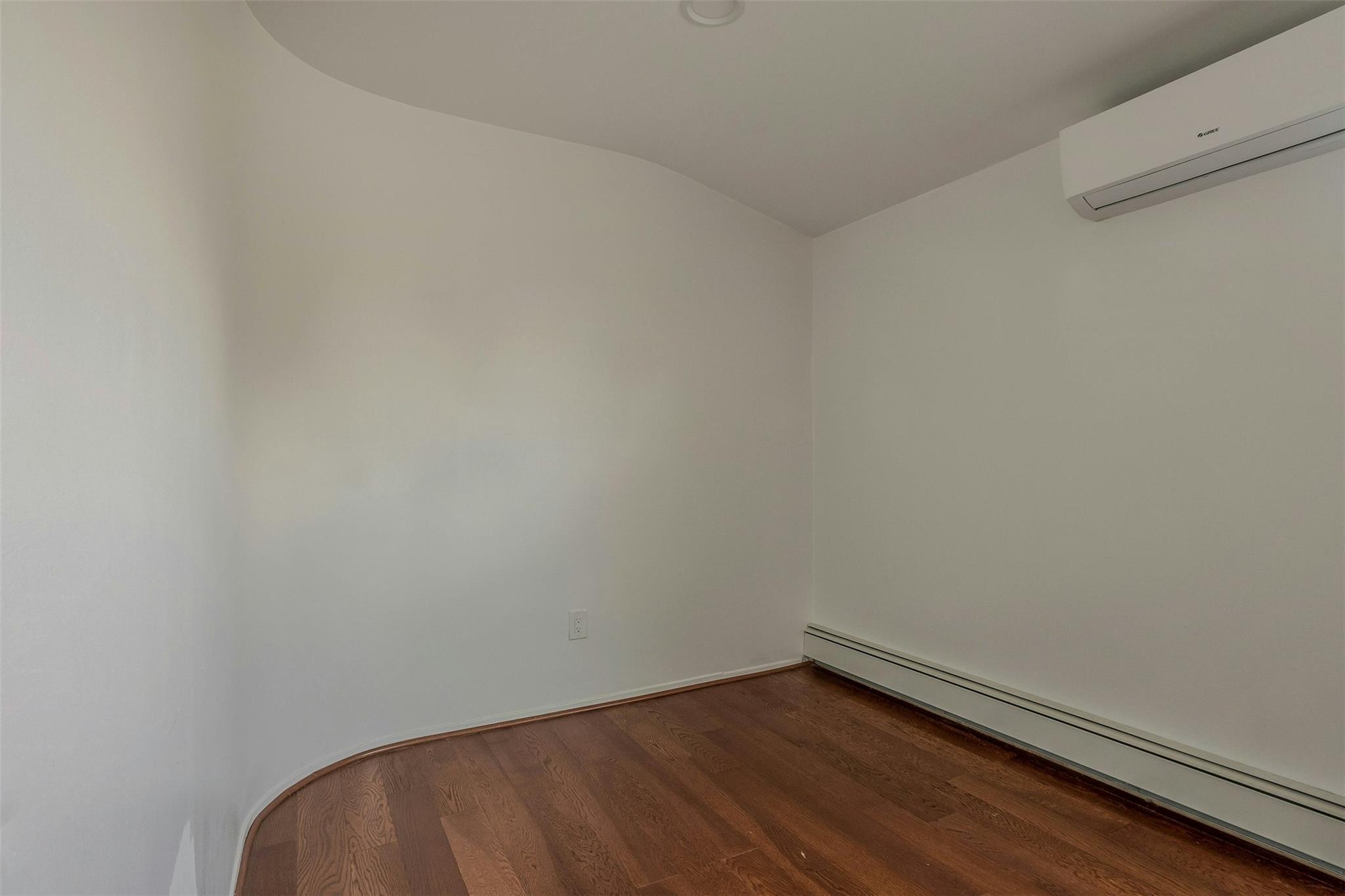 Single Family College  Suffolk County, NY 11790, MLS-848032-26