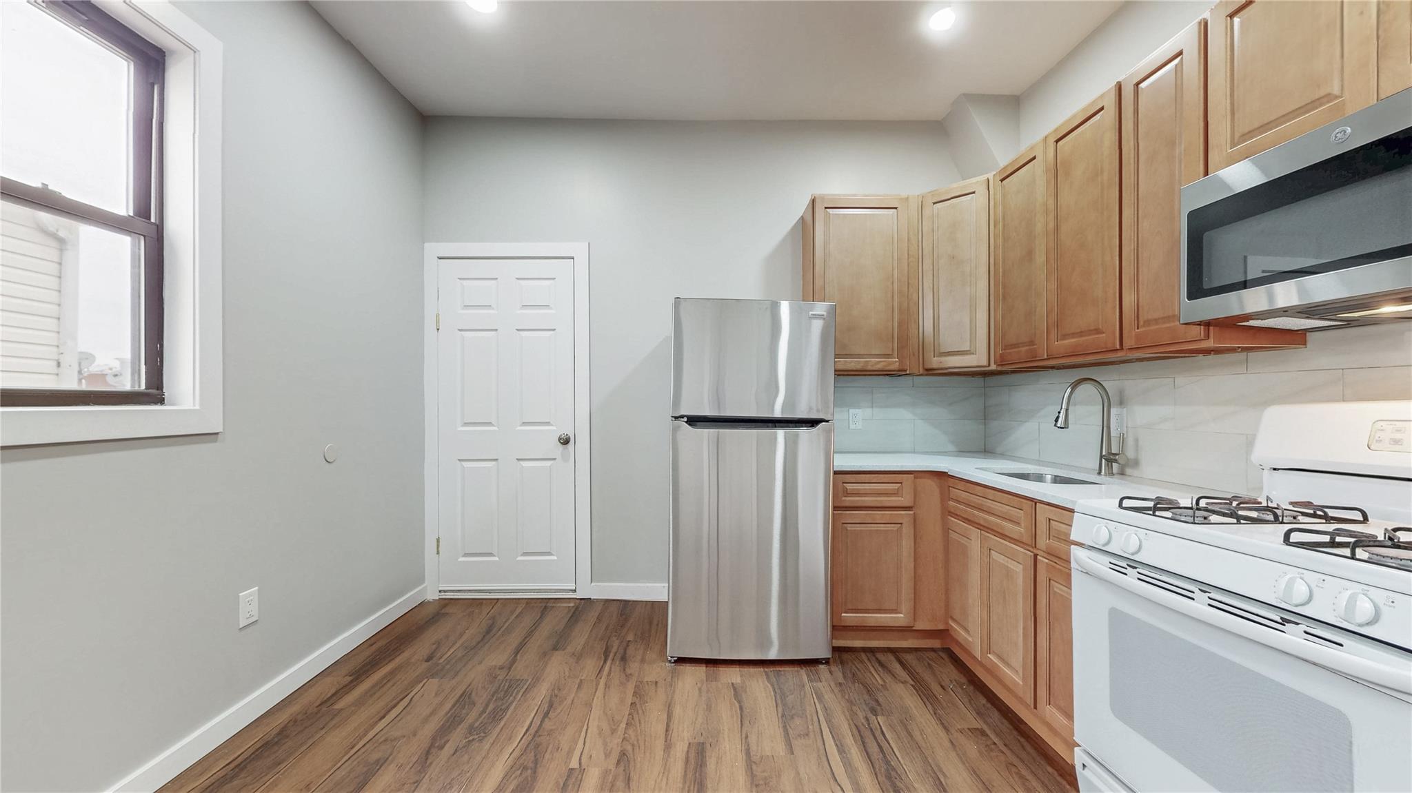 Apartment Hale  Brooklyn, NY 11208, MLS-848068-13