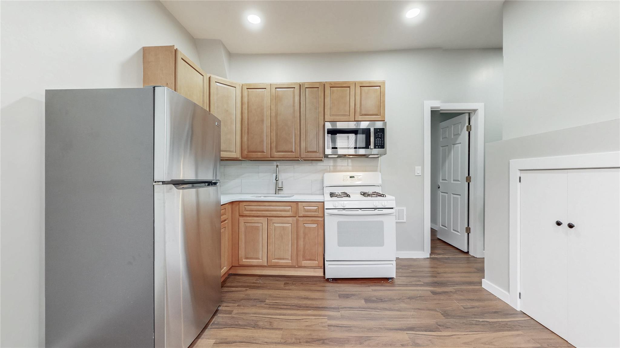 Apartment Hale  Brooklyn, NY 11208, MLS-848068-14
