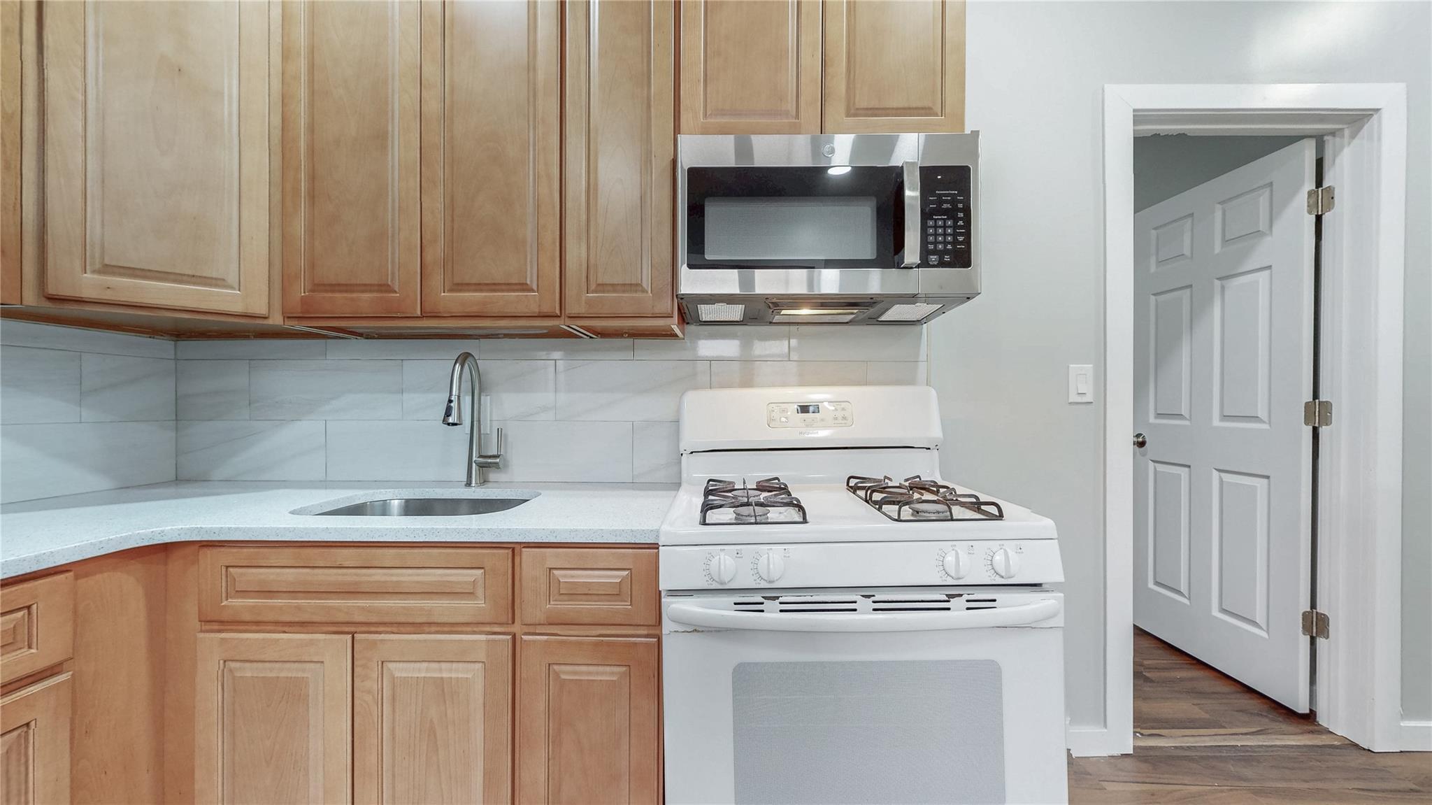 Apartment Hale  Brooklyn, NY 11208, MLS-848068-15