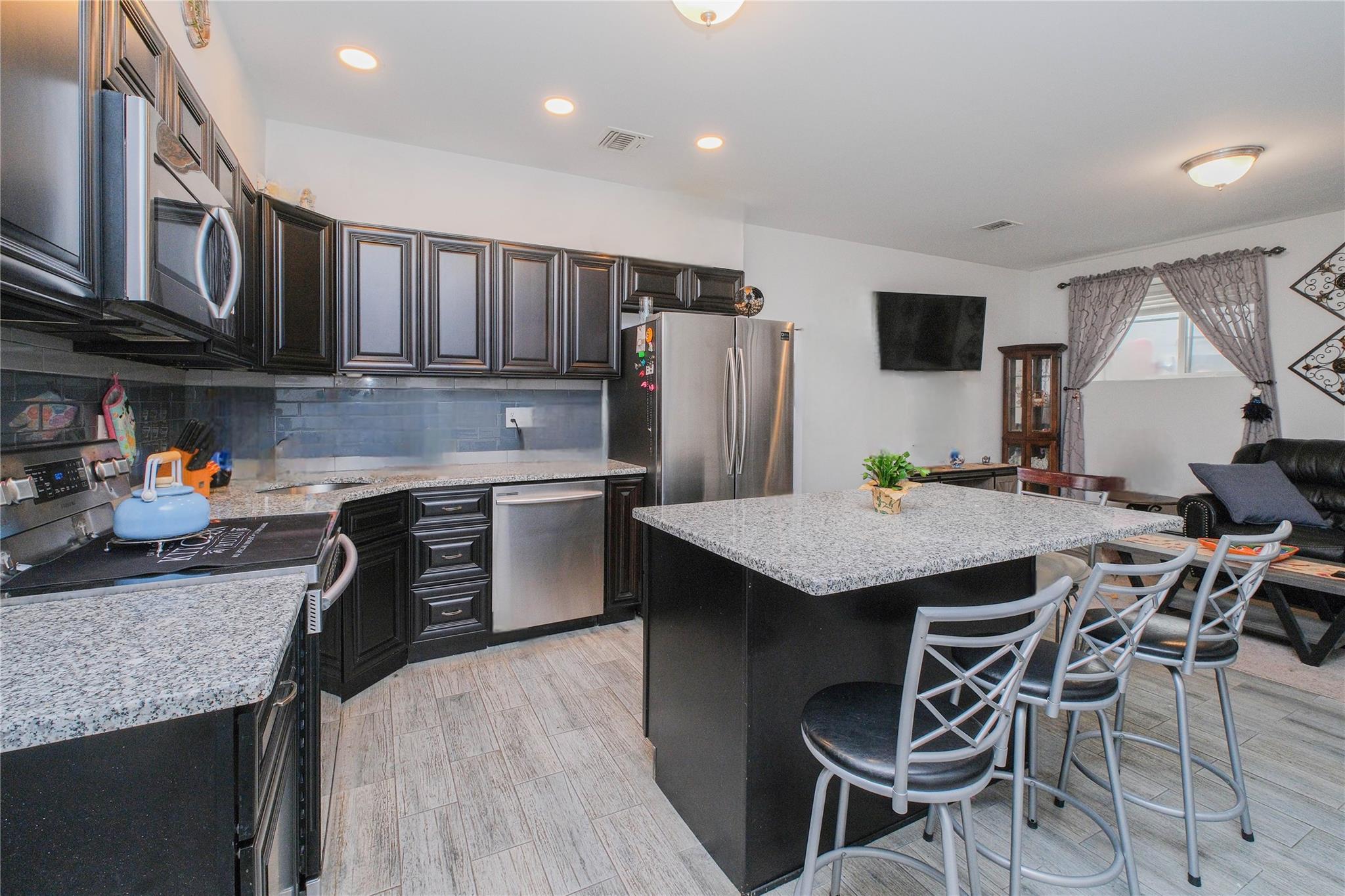 Single Family Berkshire  Staten Island, NY 10309, MLS-848129-4
