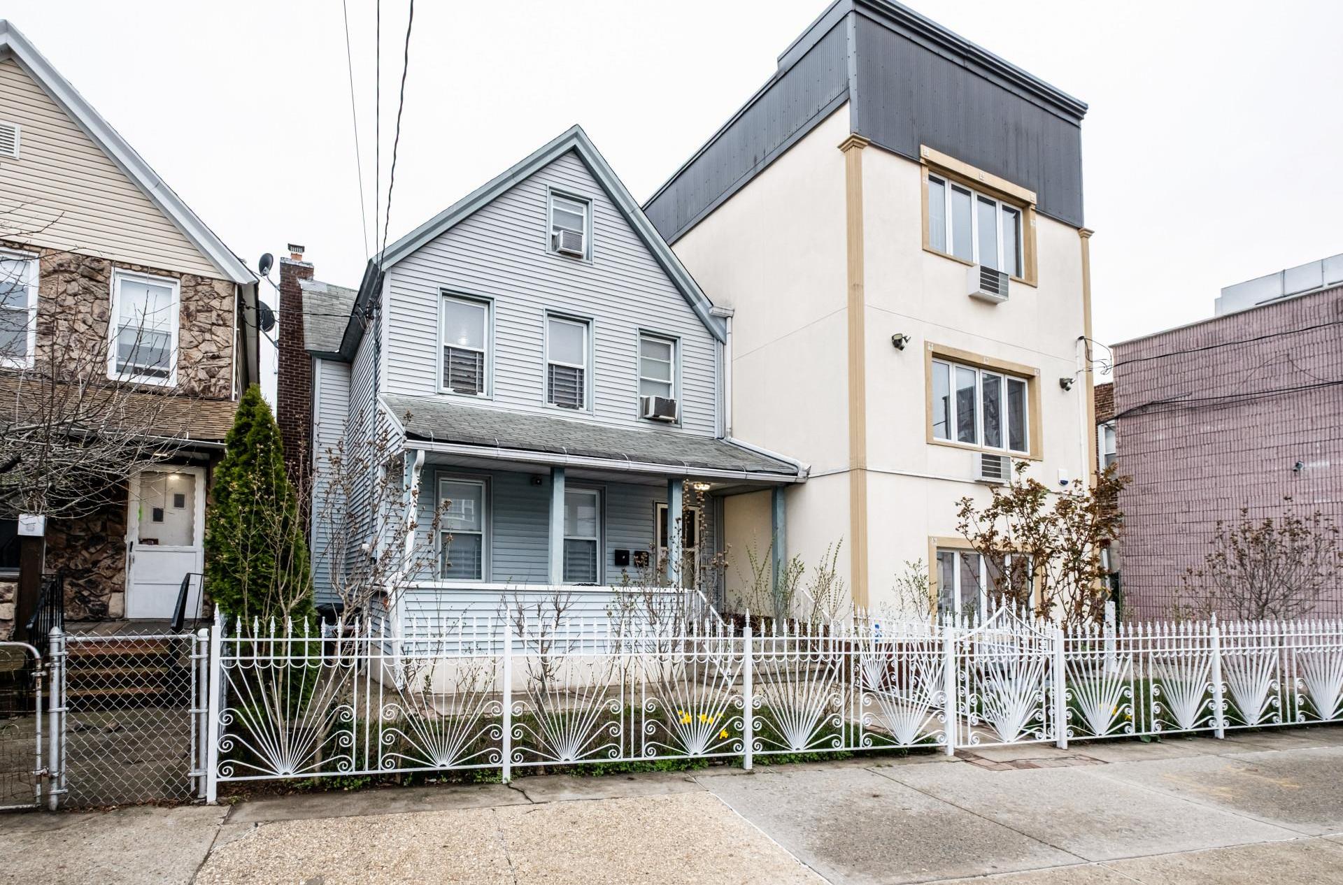Single Family 95th  Queens, NY 11416, MLS-848157-2
