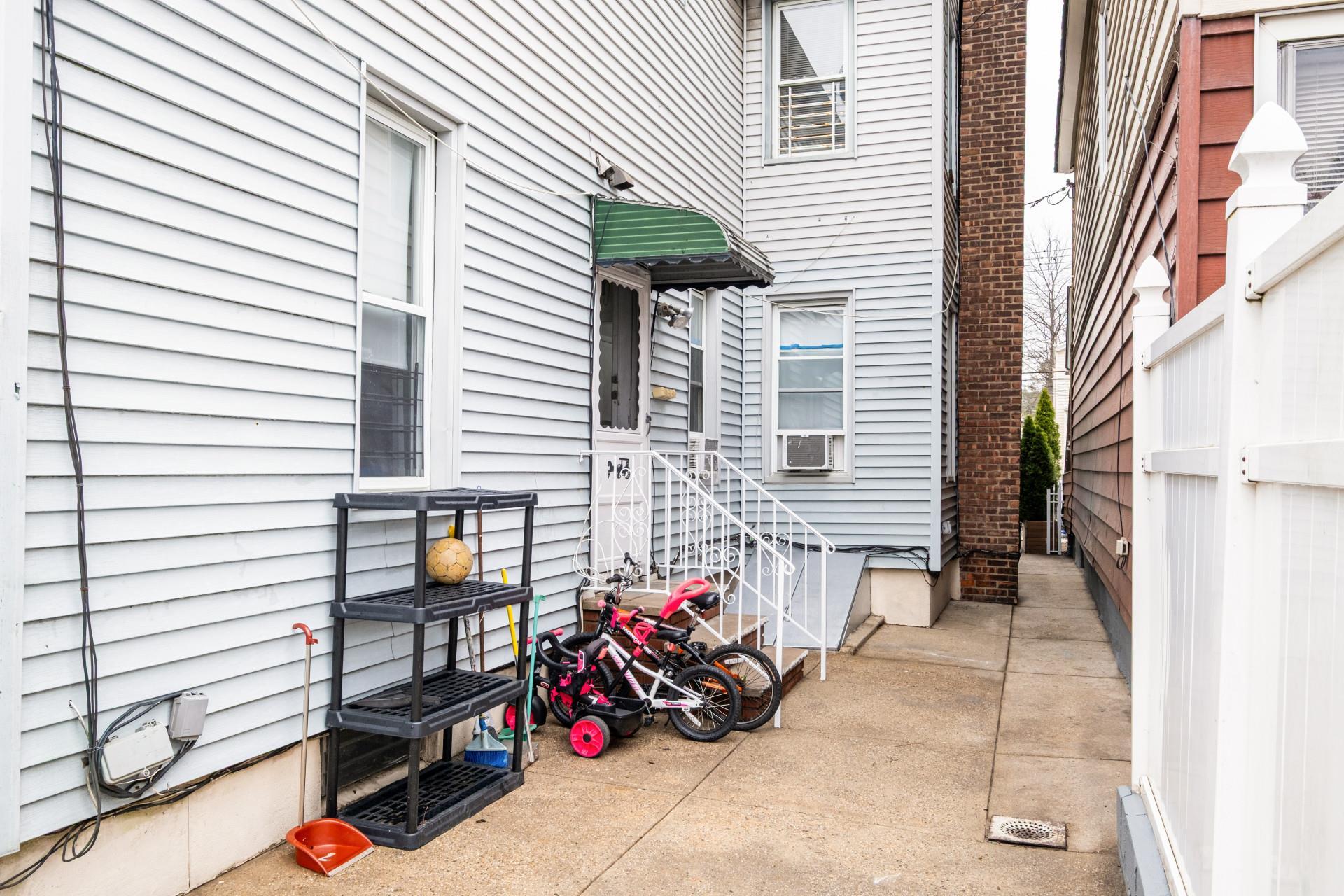 Single Family 95th  Queens, NY 11416, MLS-848157-31