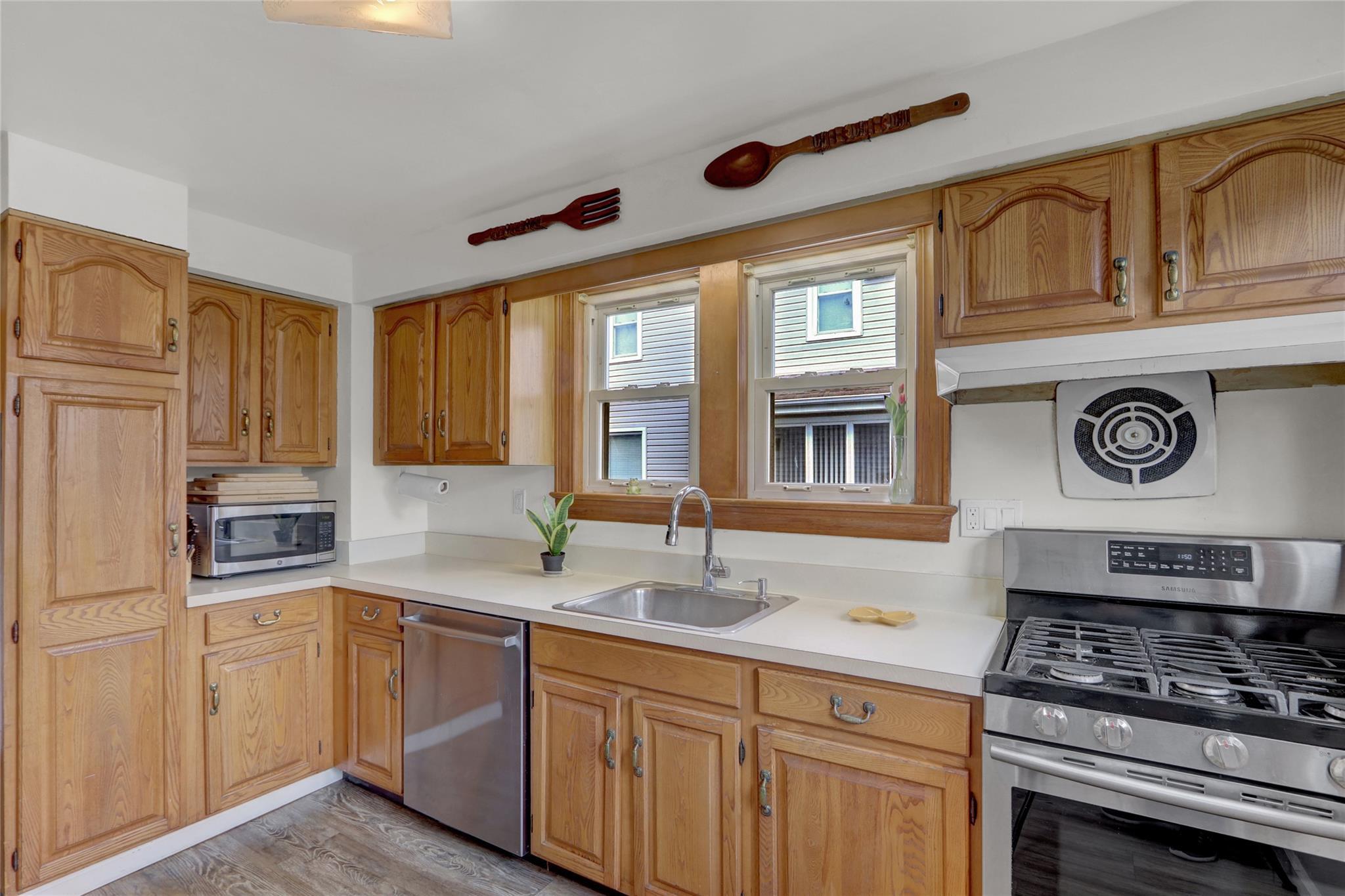 Single Family Gladiolus  Nassau County, NY 11001, MLS-848198-11