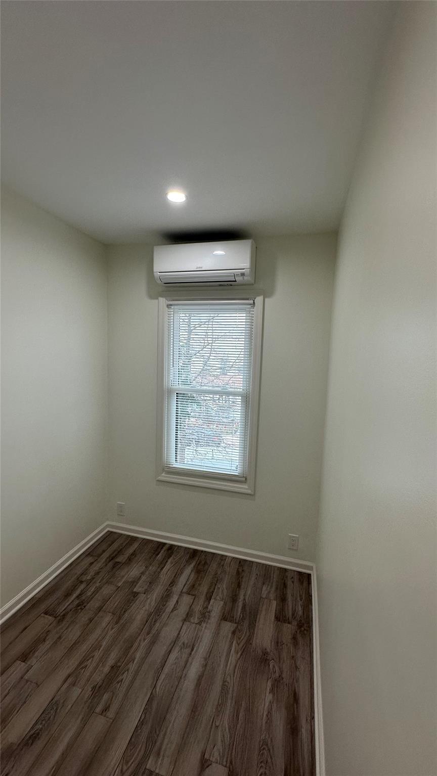 Apartment 60th  Queens, NY 11378, MLS-848203-16