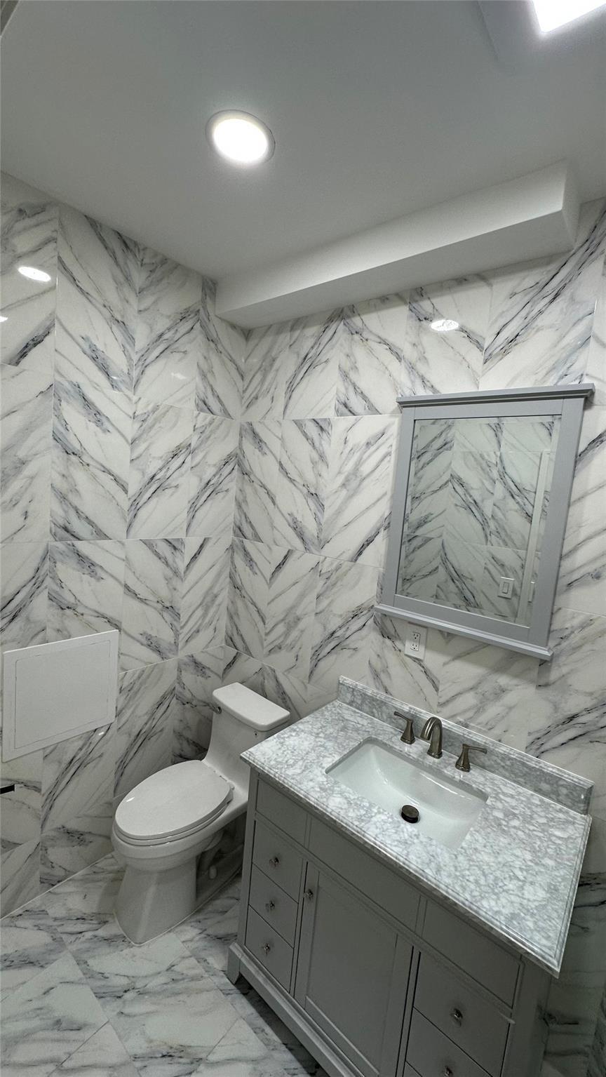 Apartment 60th  Queens, NY 11378, MLS-848203-9