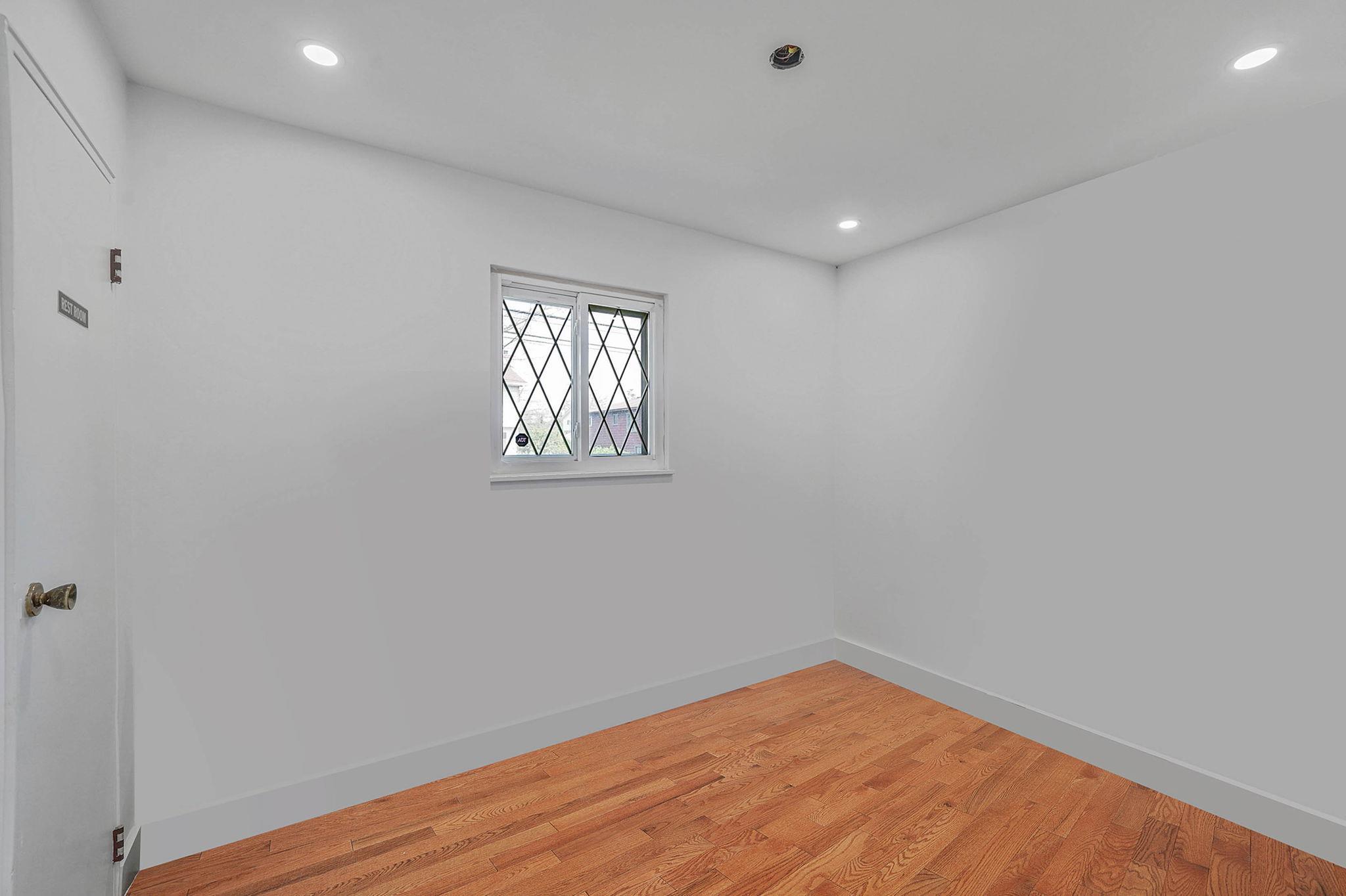 Single Family Windmill  Suffolk County, NY 11704, MLS-848234-10