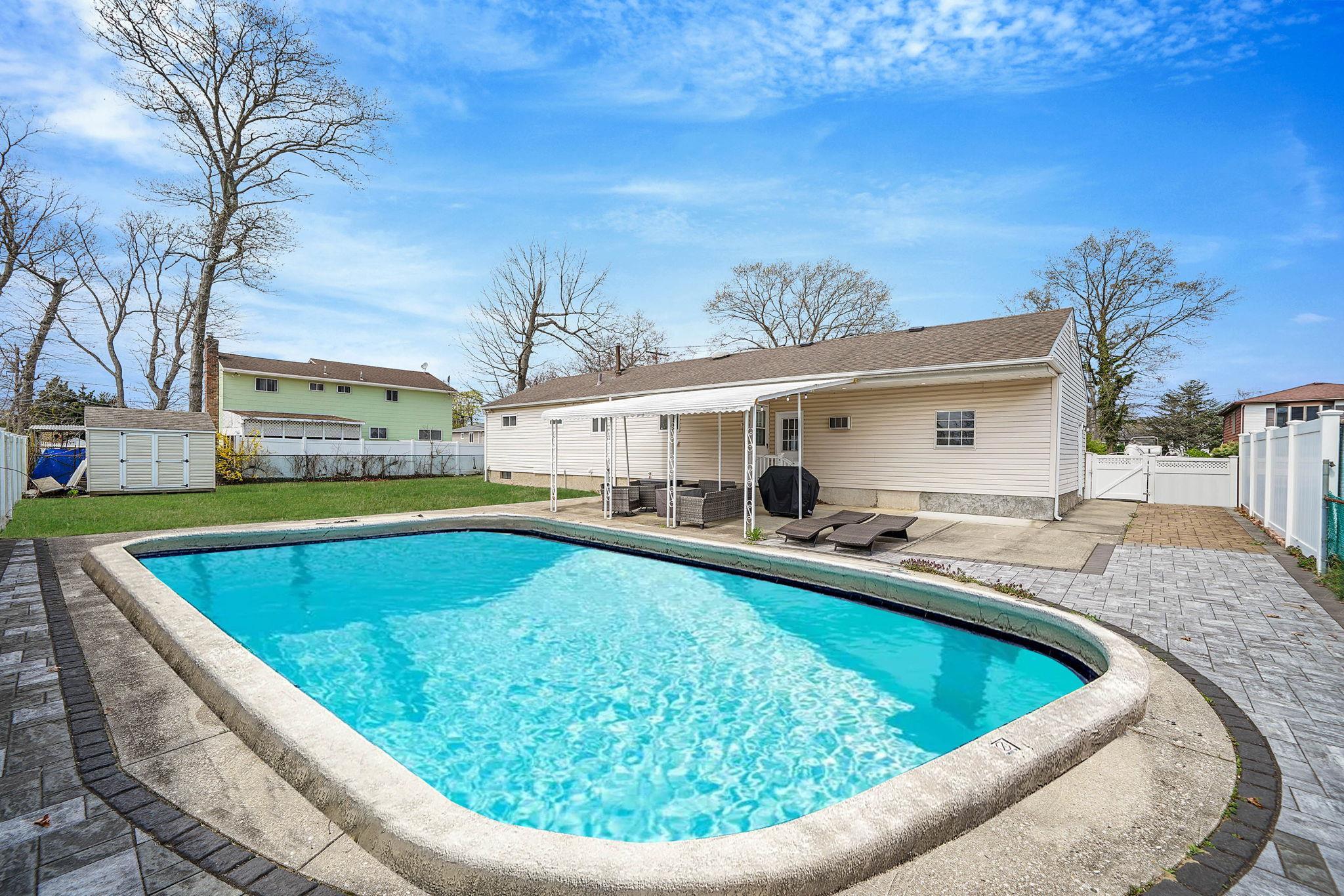 Single Family Windmill  Suffolk County, NY 11704, MLS-848234-2