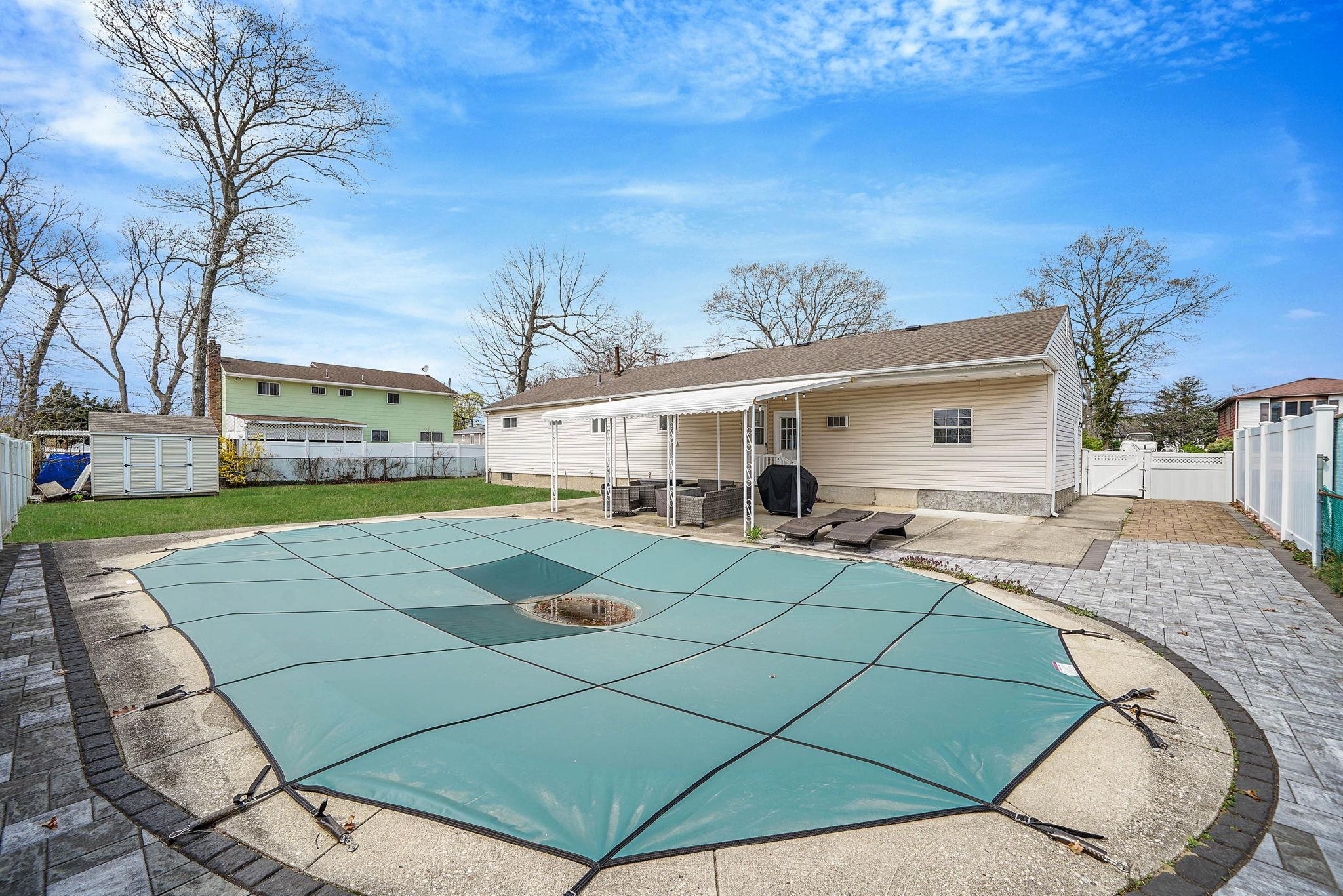 Single Family Windmill  Suffolk County, NY 11704, MLS-848234-3