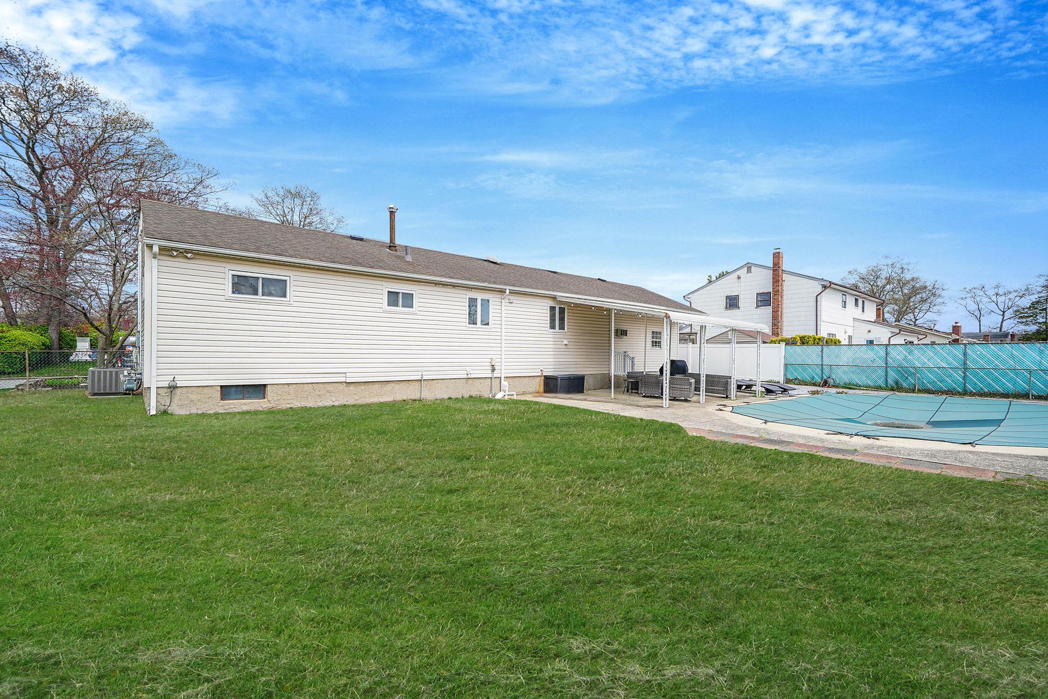 Single Family Windmill  Suffolk County, NY 11704, MLS-848234-4