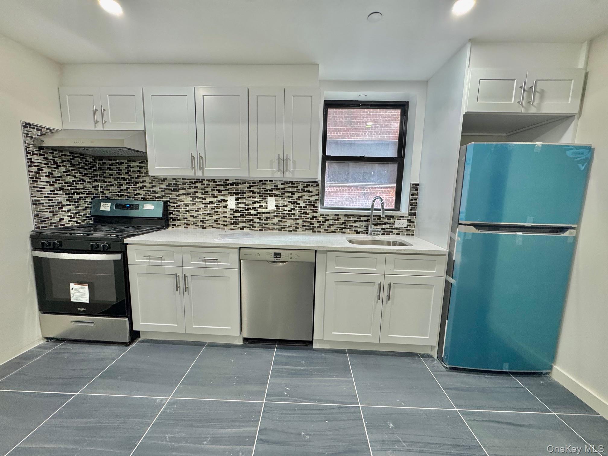 Commercial Sale Johnson  Bronx, NY 10463, MLS-848251-7