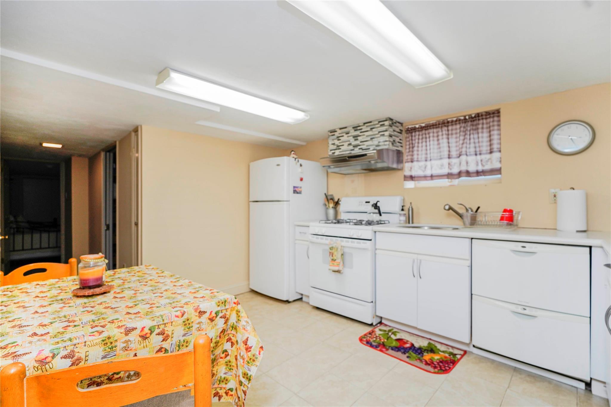 Single Family Lawrence  Staten Island, NY 10310, MLS-848265-32