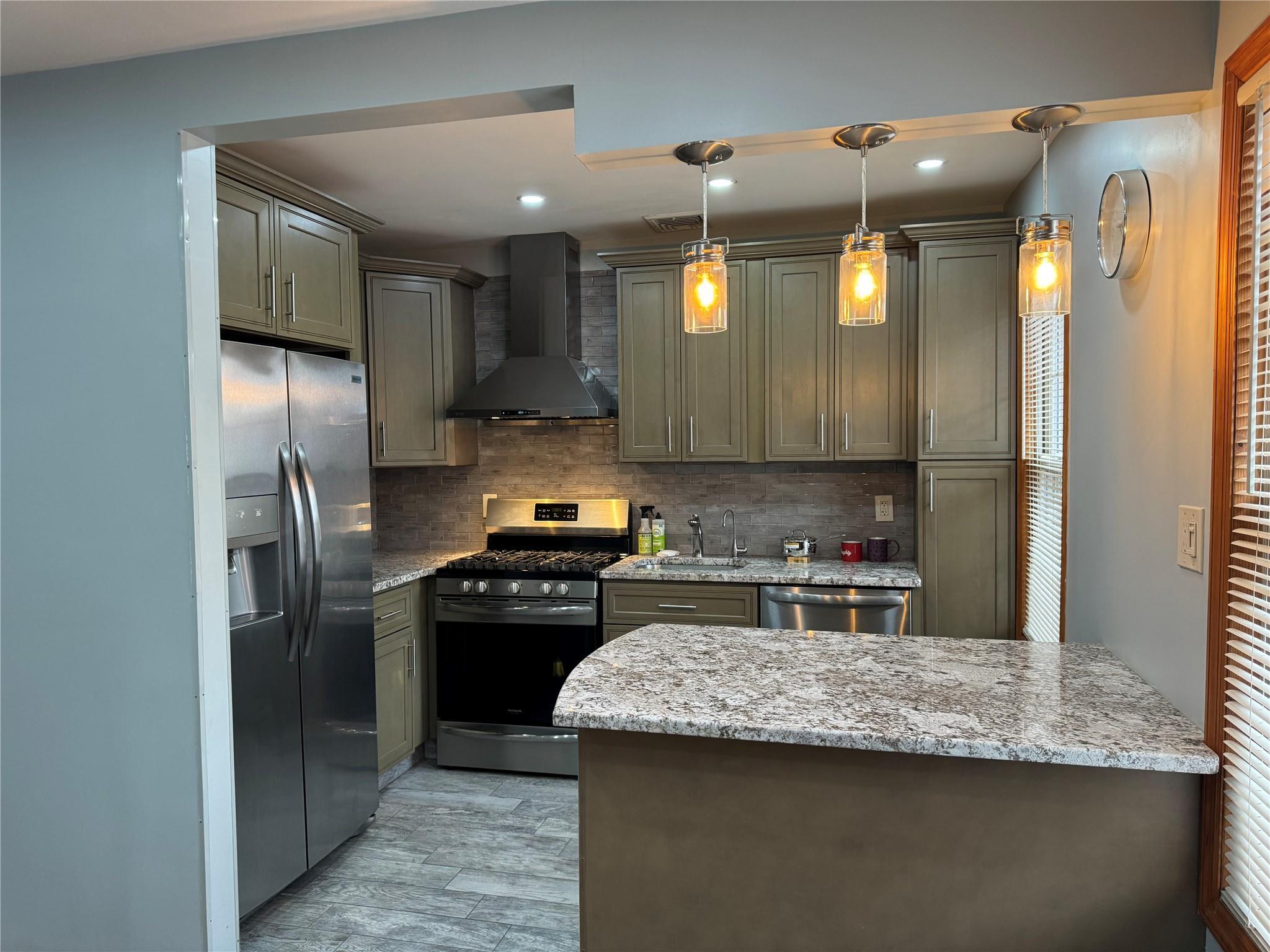 Single Family Margaret Place  Queens, NY 11385, MLS-848337-10