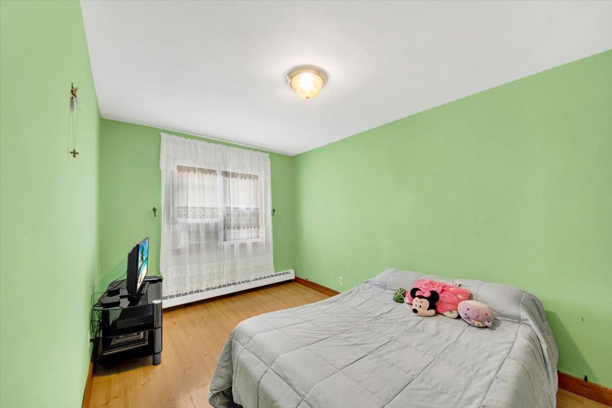 Single Family Seymour  Bronx, NY 10469, MLS-848370-14