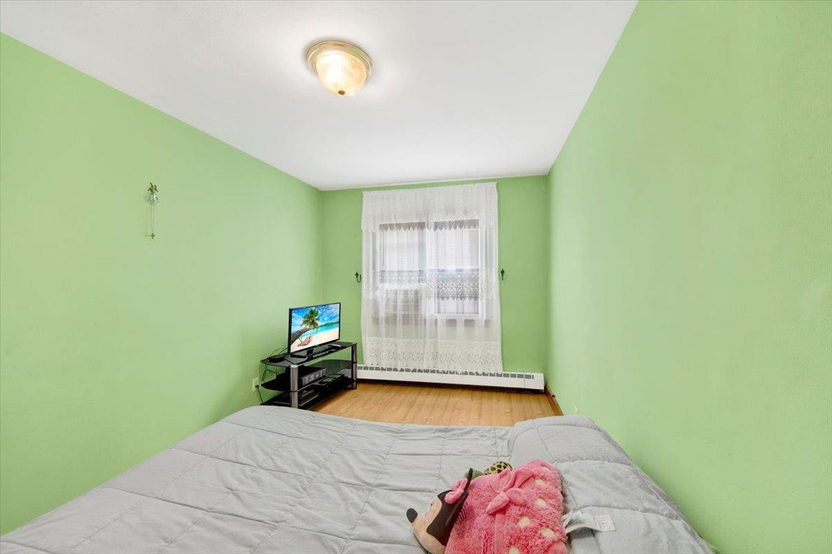 Single Family Seymour  Bronx, NY 10469, MLS-848370-15