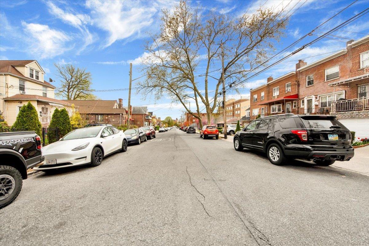 Single Family Seymour  Bronx, NY 10469, MLS-848370-24