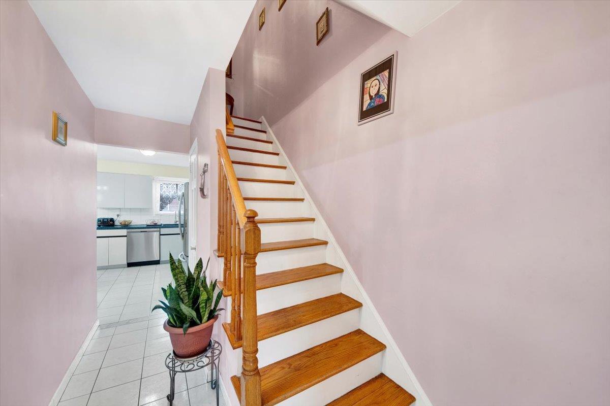 Single Family Seymour  Bronx, NY 10469, MLS-848370-4