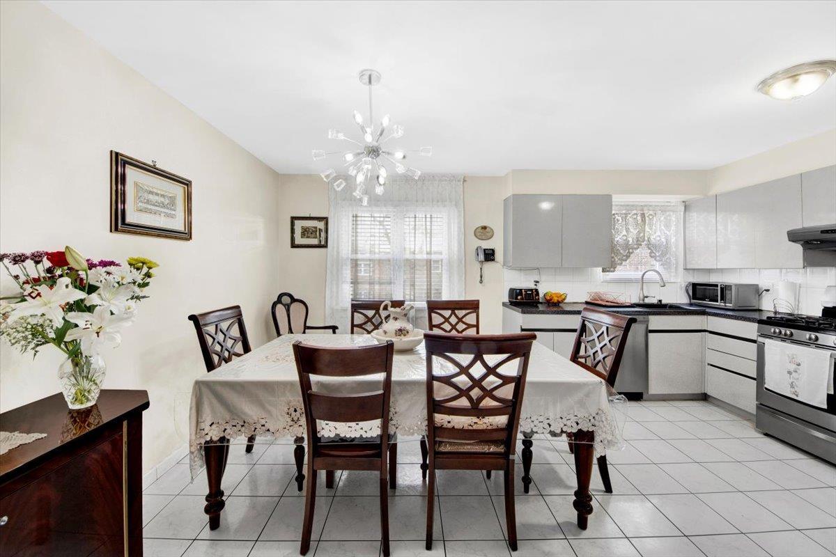 Single Family Seymour  Bronx, NY 10469, MLS-848370-8