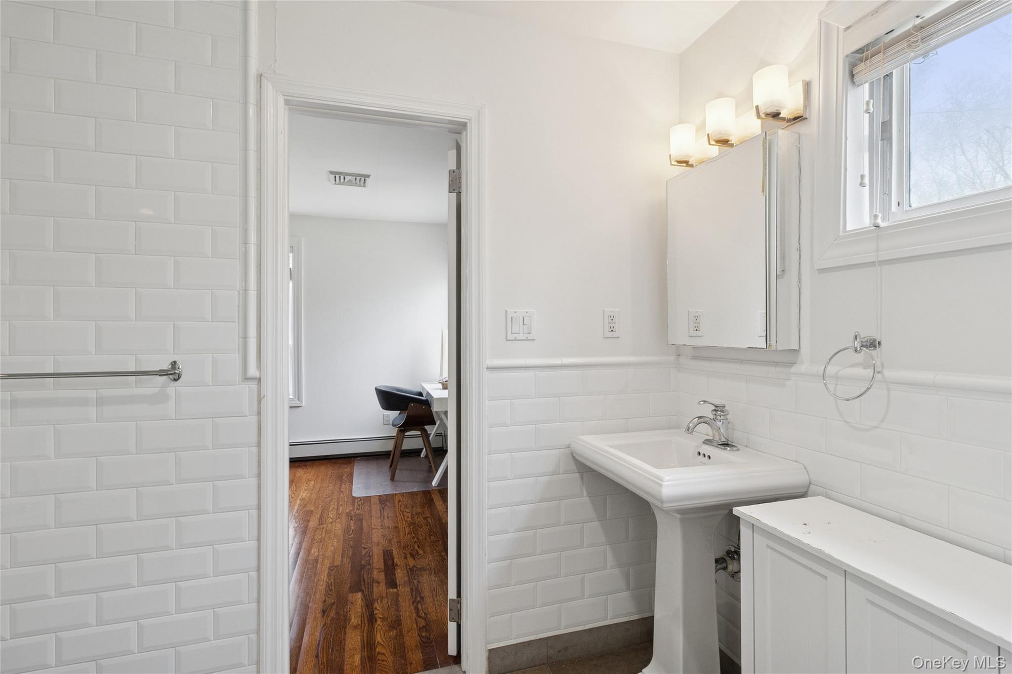 Single Family Ely Brook Suffolk County, NY 11937, MLS-848396-28