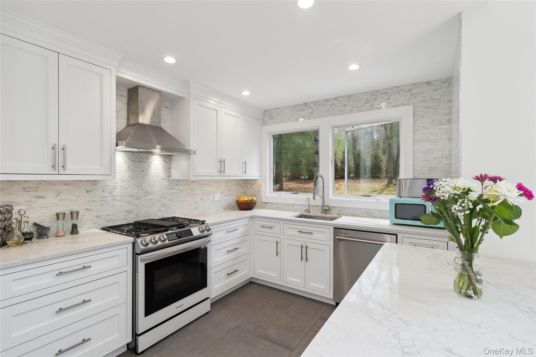 Single Family Ely Brook Suffolk County, NY 11937, MLS-848396-5