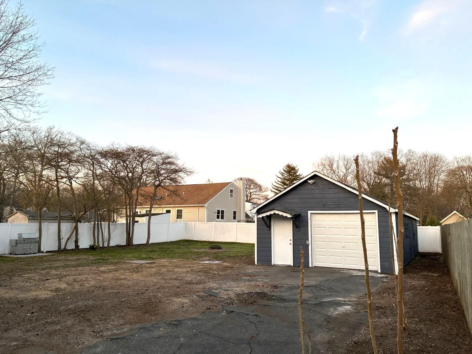 Single Family Pinetree  Suffolk County, NY 11967, MLS-848454-21