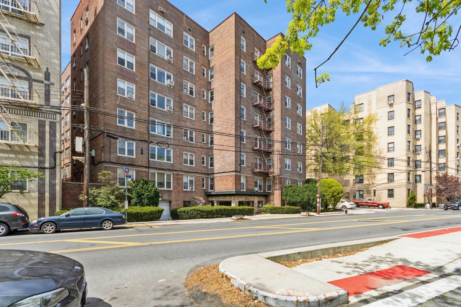 Coop Webster  Bronx, NY 10470, MLS-848490-30