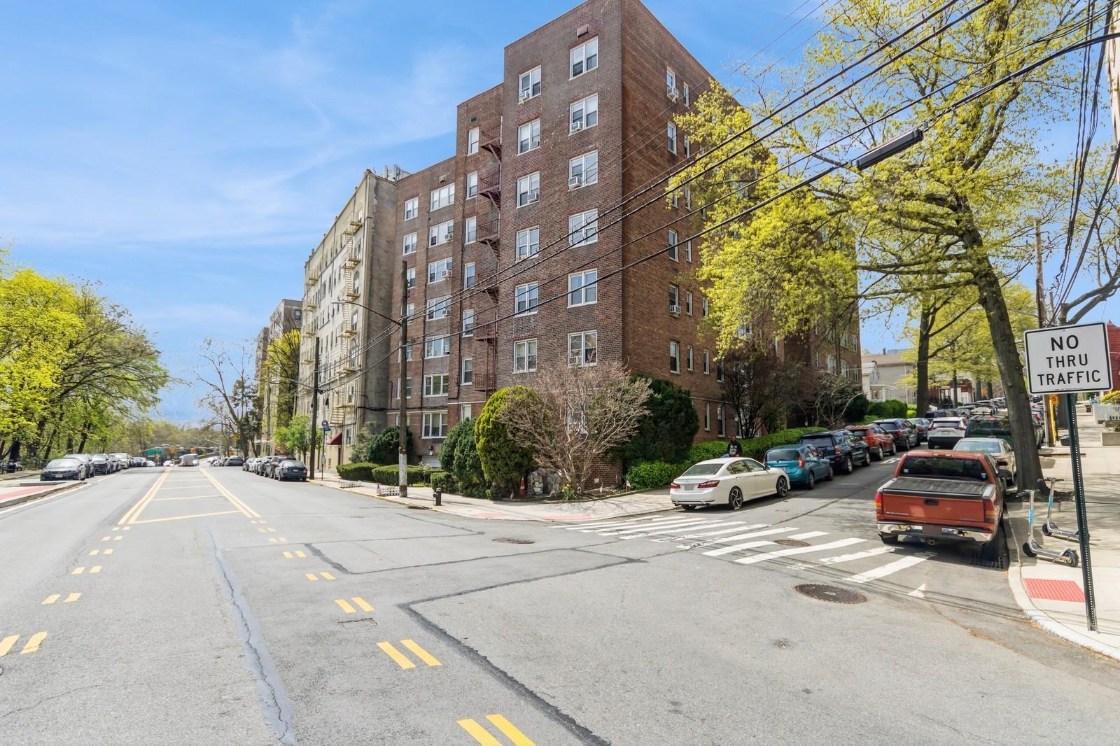Coop Webster  Bronx, NY 10470, MLS-848490-31