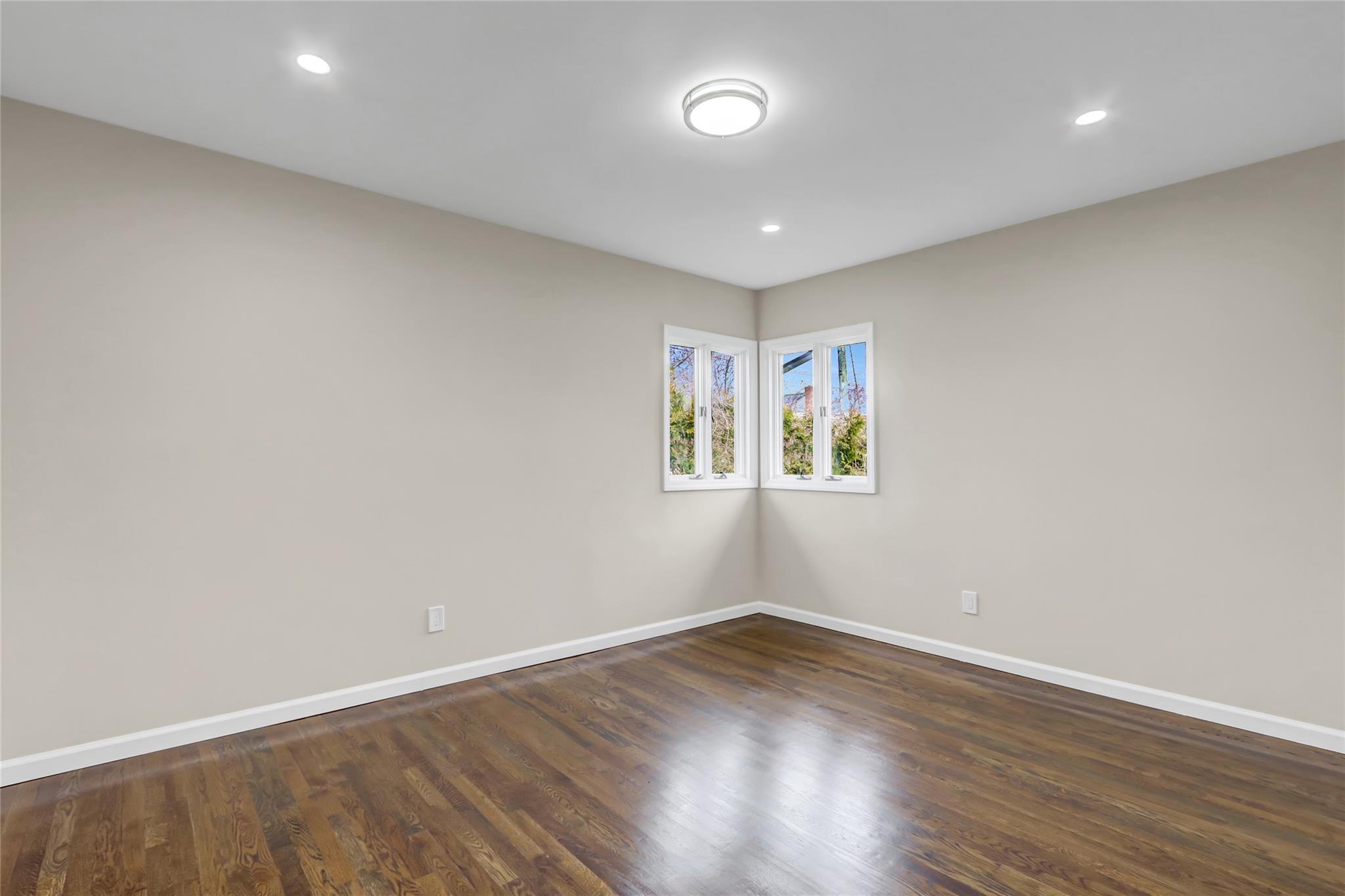 Single Family Little Whaleneck  Nassau County, NY 11566, MLS-848554-10