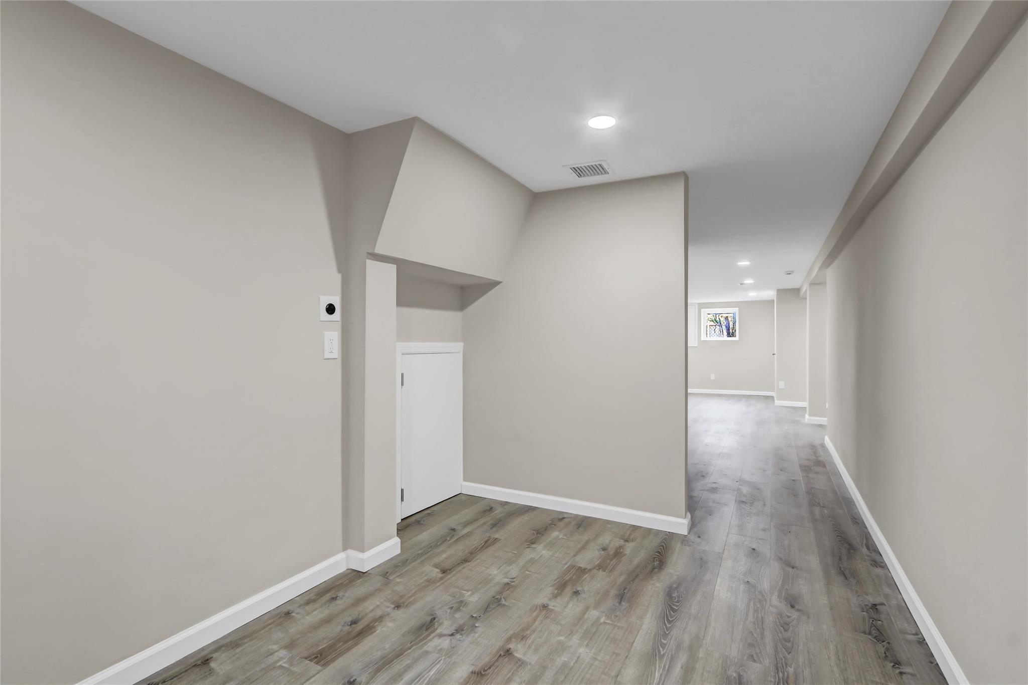 Single Family Little Whaleneck  Nassau County, NY 11566, MLS-848554-13