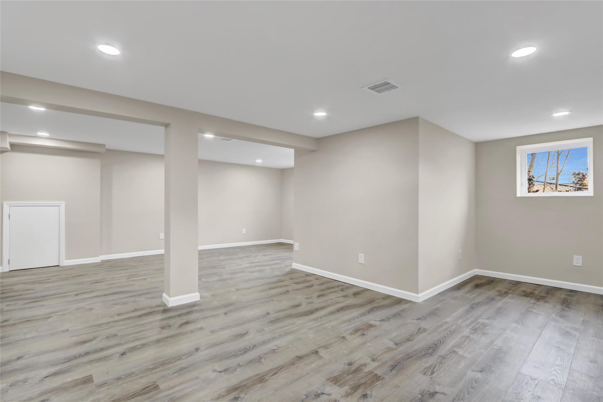 Single Family Little Whaleneck  Nassau County, NY 11566, MLS-848554-16