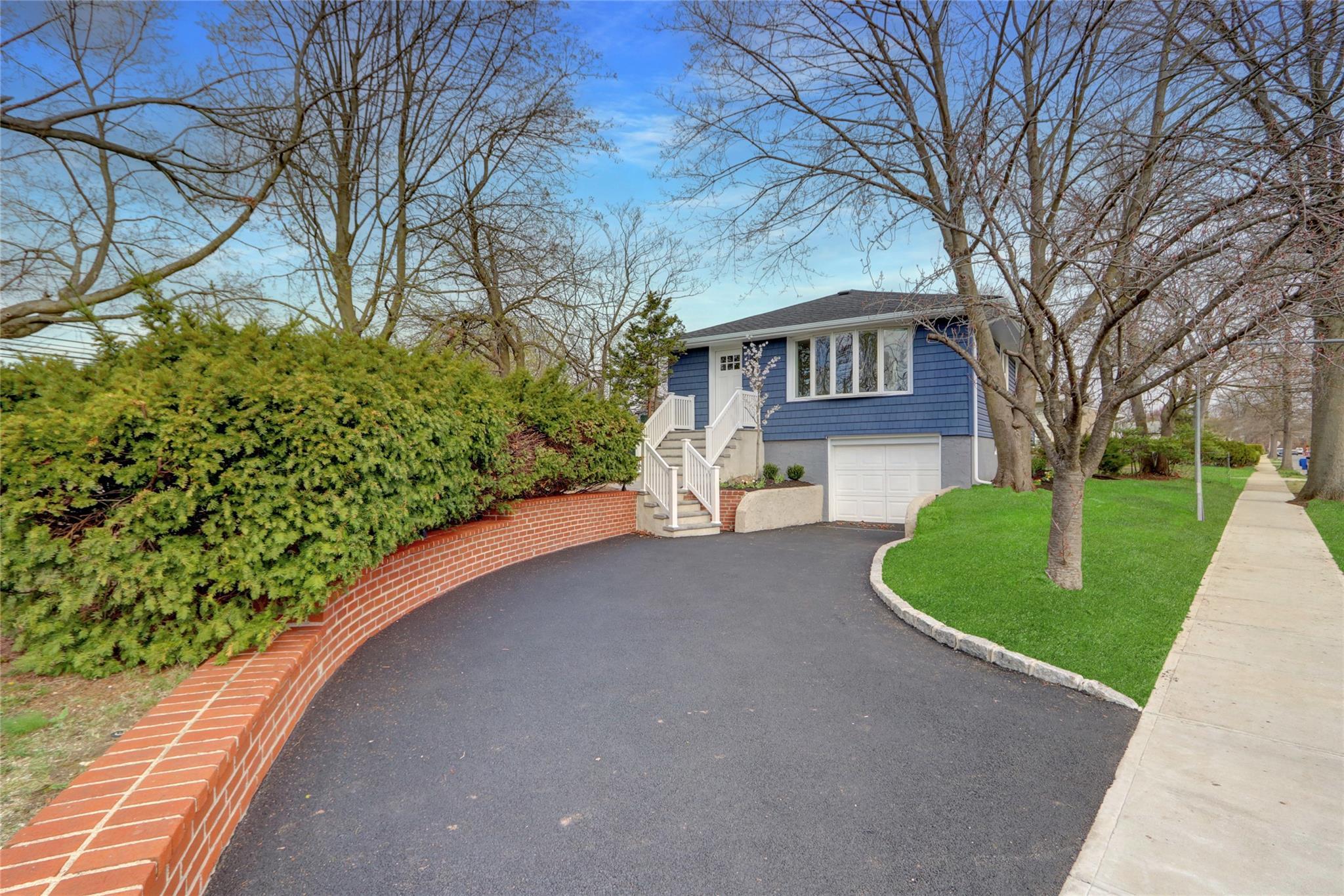 Single Family Little Whaleneck  Nassau County, NY 11566, MLS-848554-2