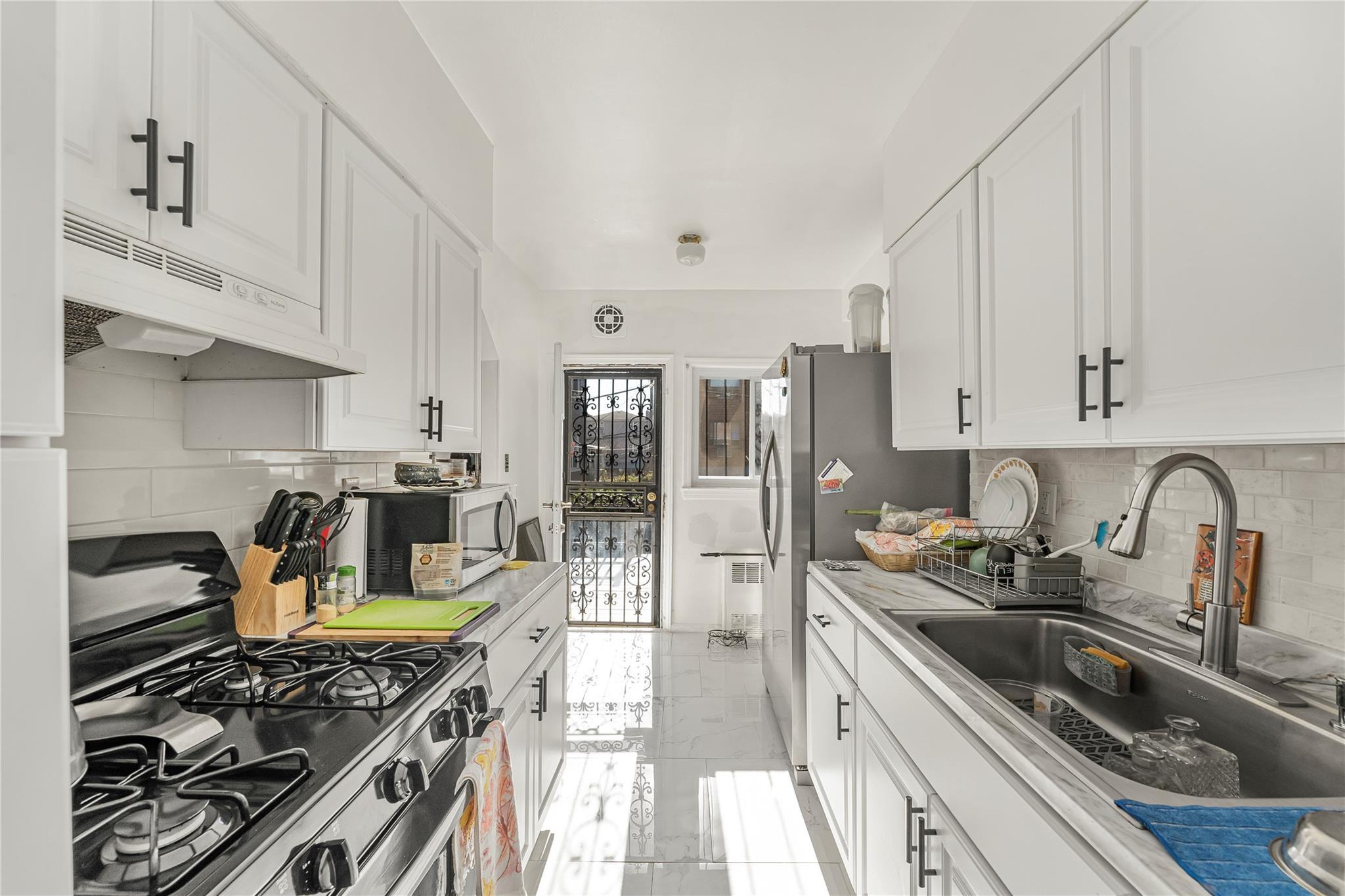 Single Family 216th  Bronx, NY 10469, MLS-848600-10