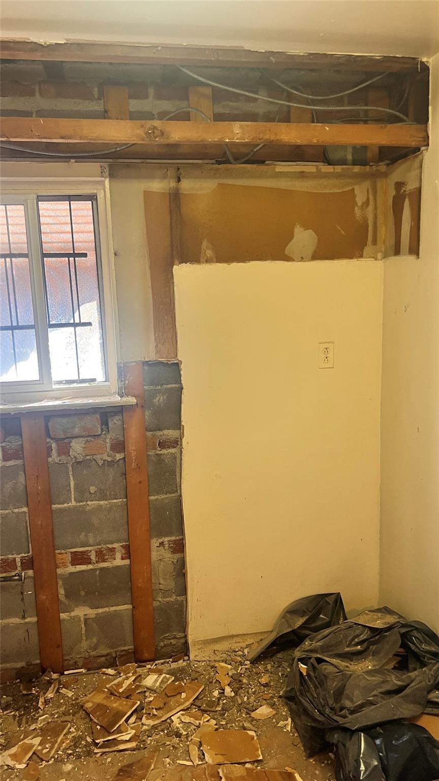 Single Family 216th  Bronx, NY 10469, MLS-848600-12