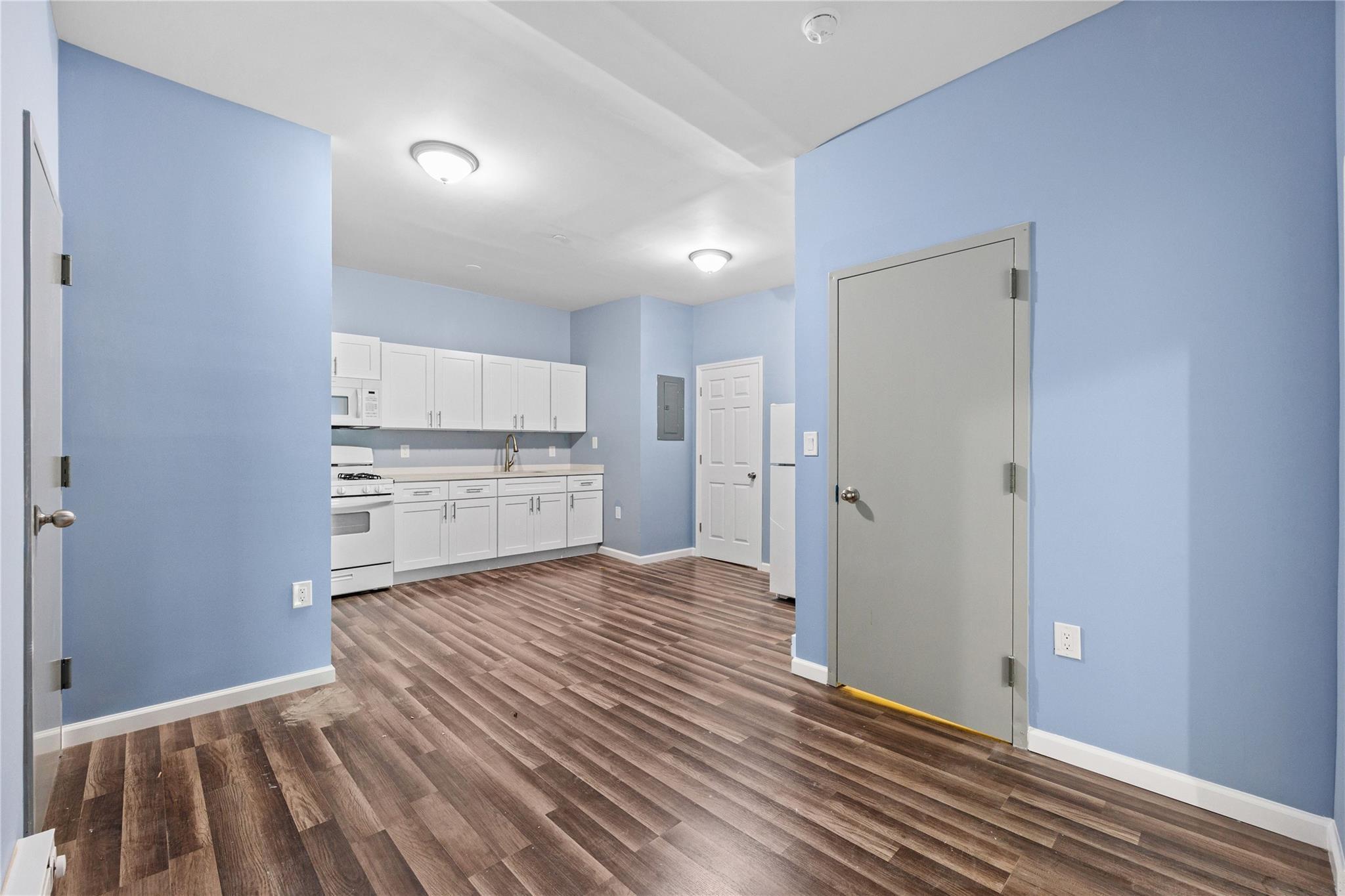 Single Family Van Cortlandt Park  Westchester County, NY 10705, MLS-848630-2