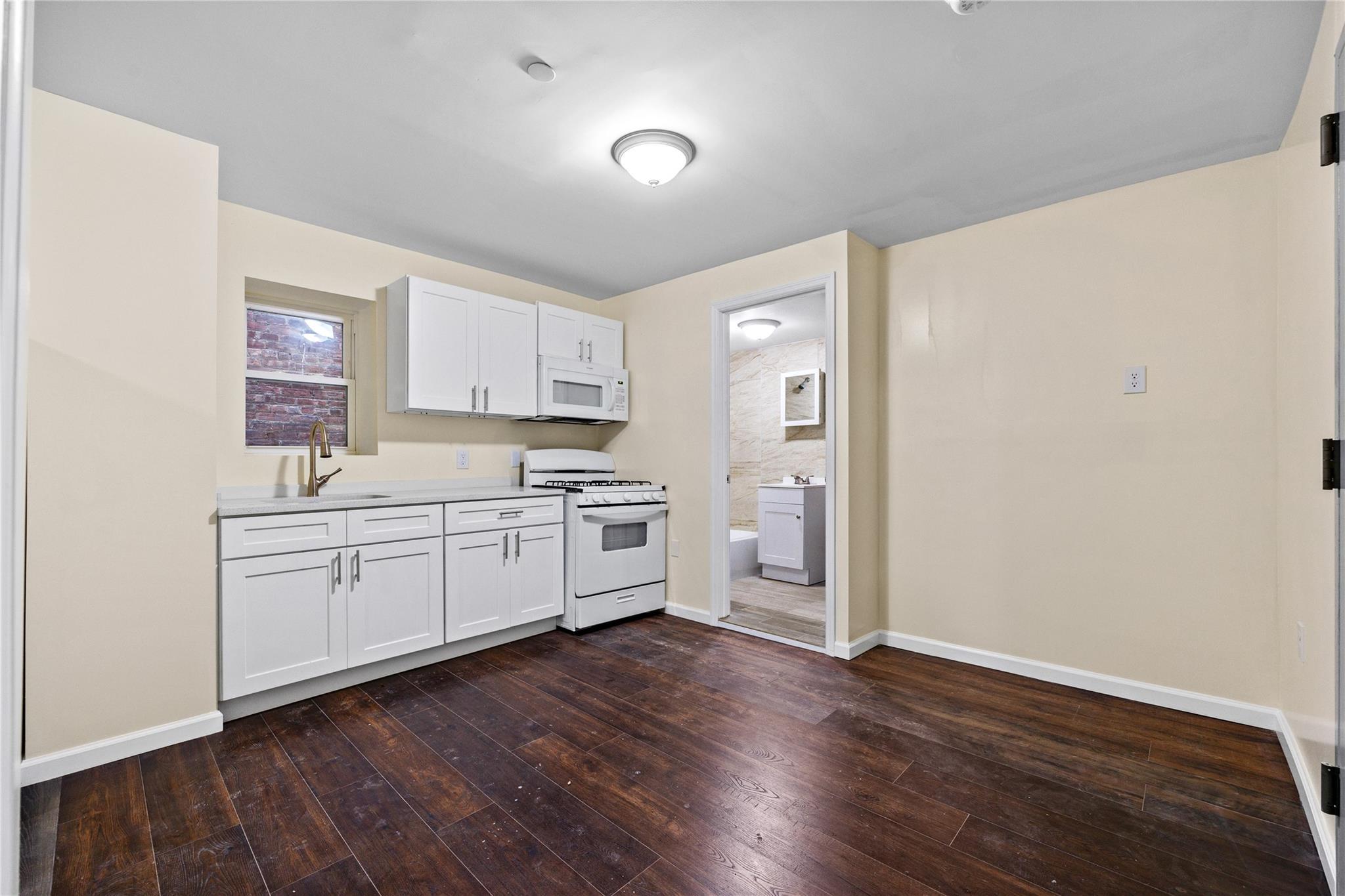 Single Family Van Cortlandt Park  Westchester County, NY 10705, MLS-848630-32