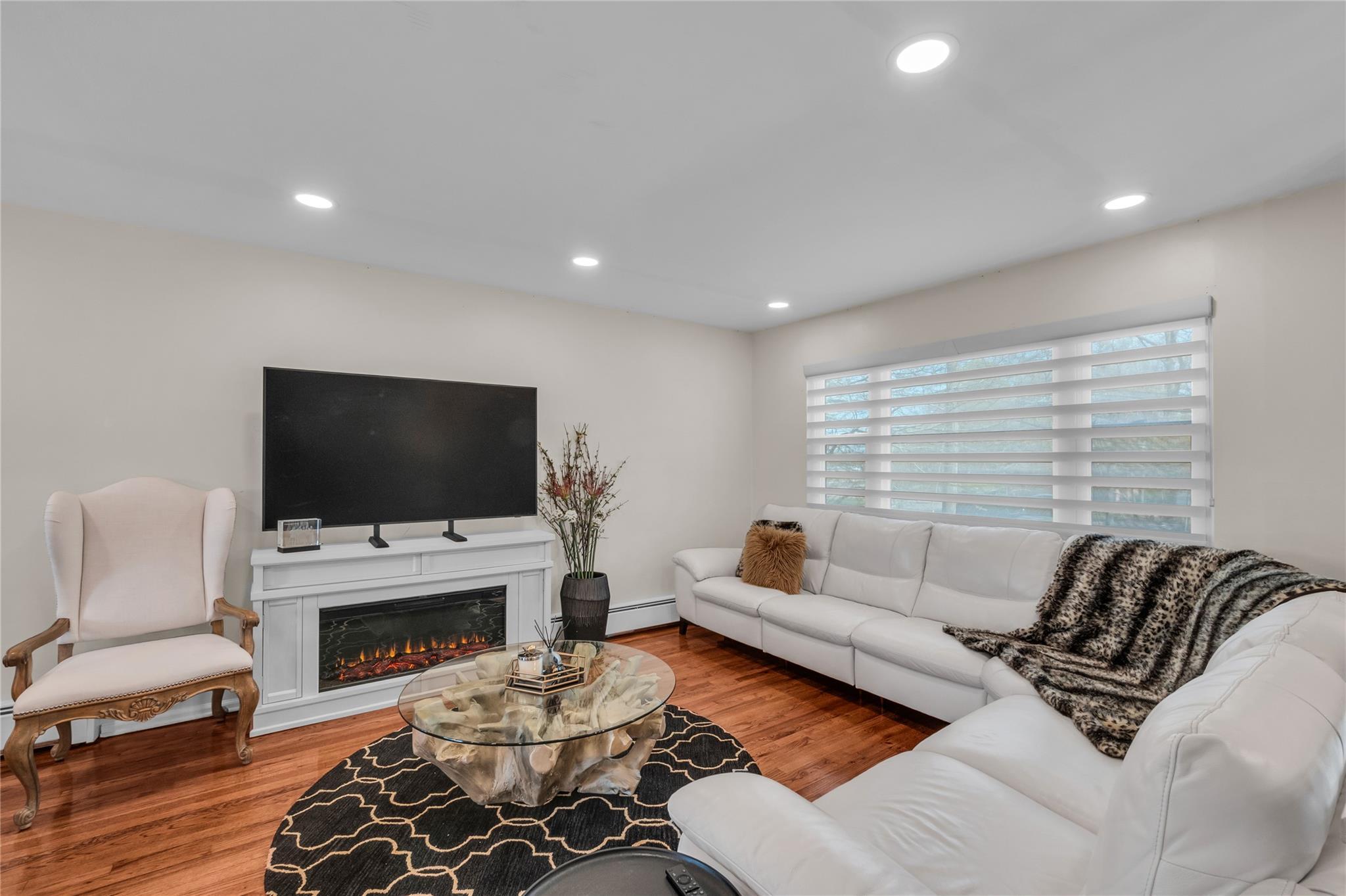 Single Family Bohemia  Suffolk County, NY 11782, MLS-848631-5