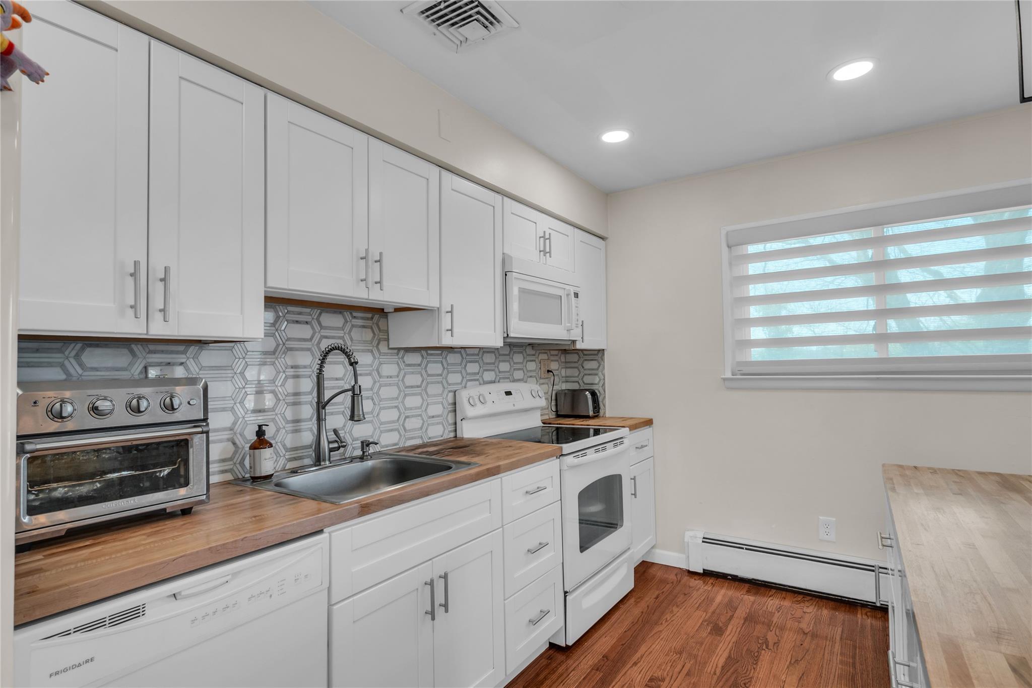 Single Family Bohemia  Suffolk County, NY 11782, MLS-848631-8