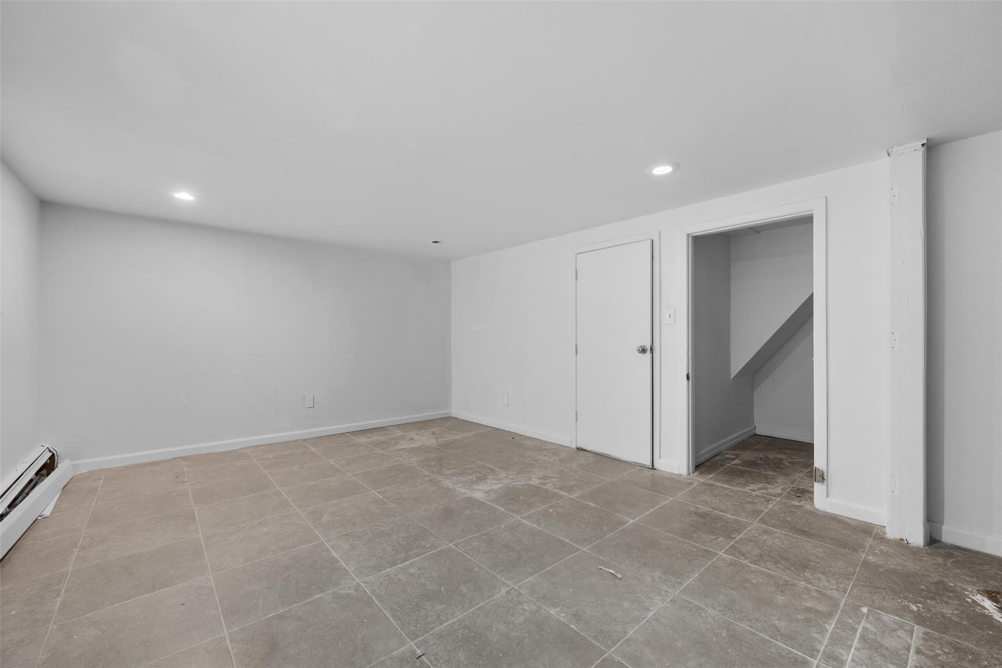 Single Family Harrington  Bronx, NY 10461, MLS-848641-37