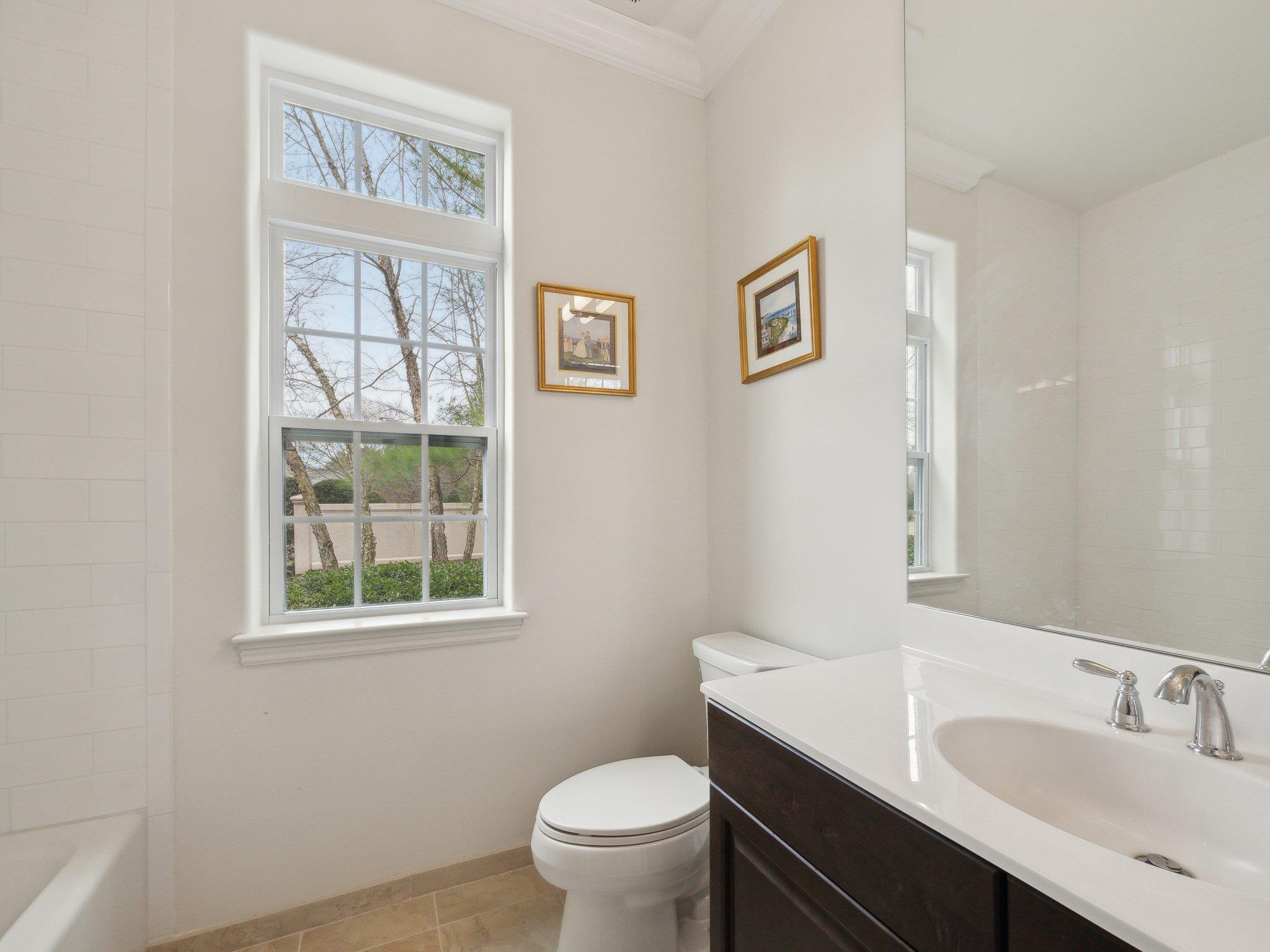 Single Family Hamlet Woods  Suffolk County, NY 11780, MLS-848685-12