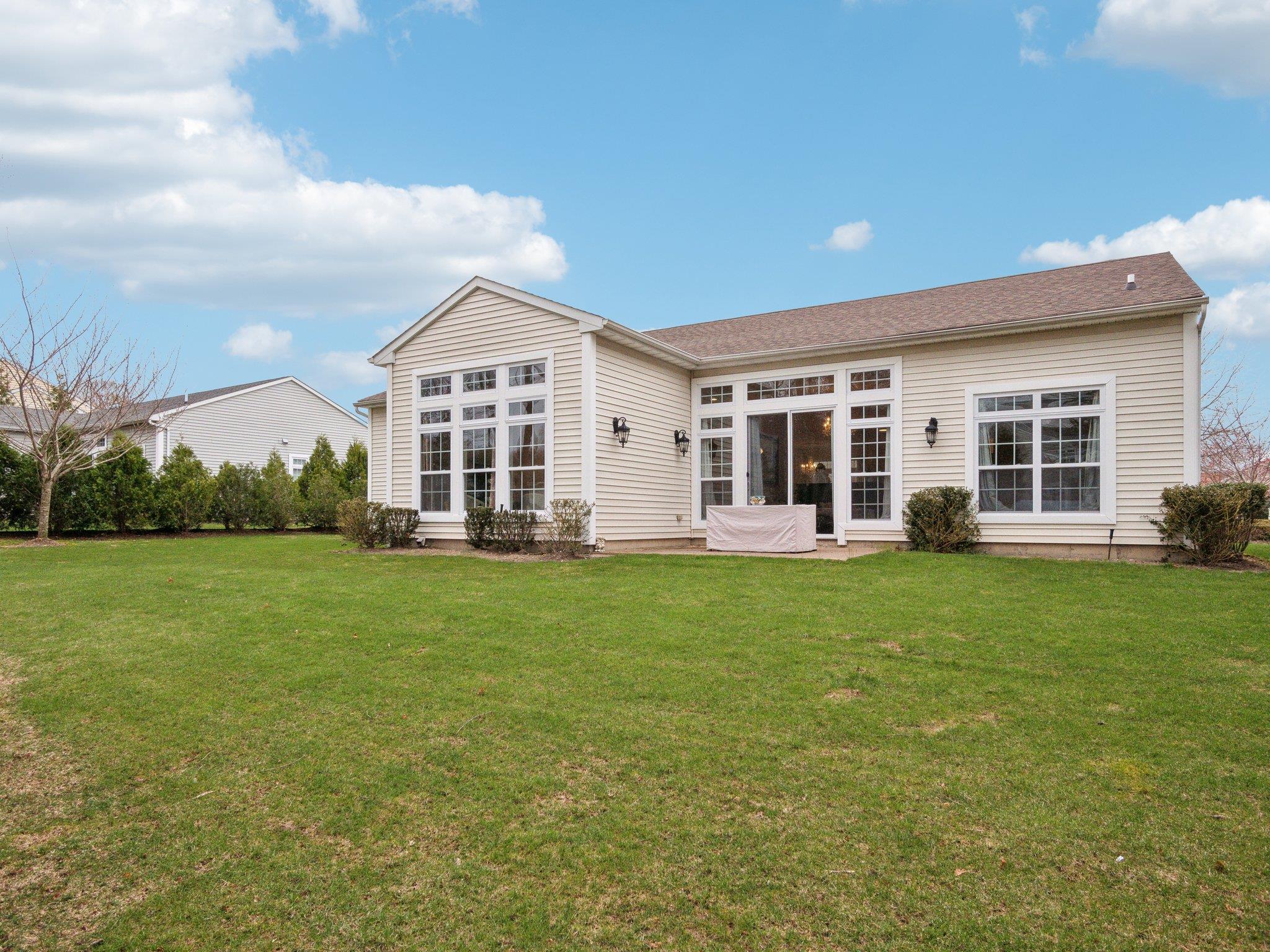 Single Family Hamlet Woods  Suffolk County, NY 11780, MLS-848685-2